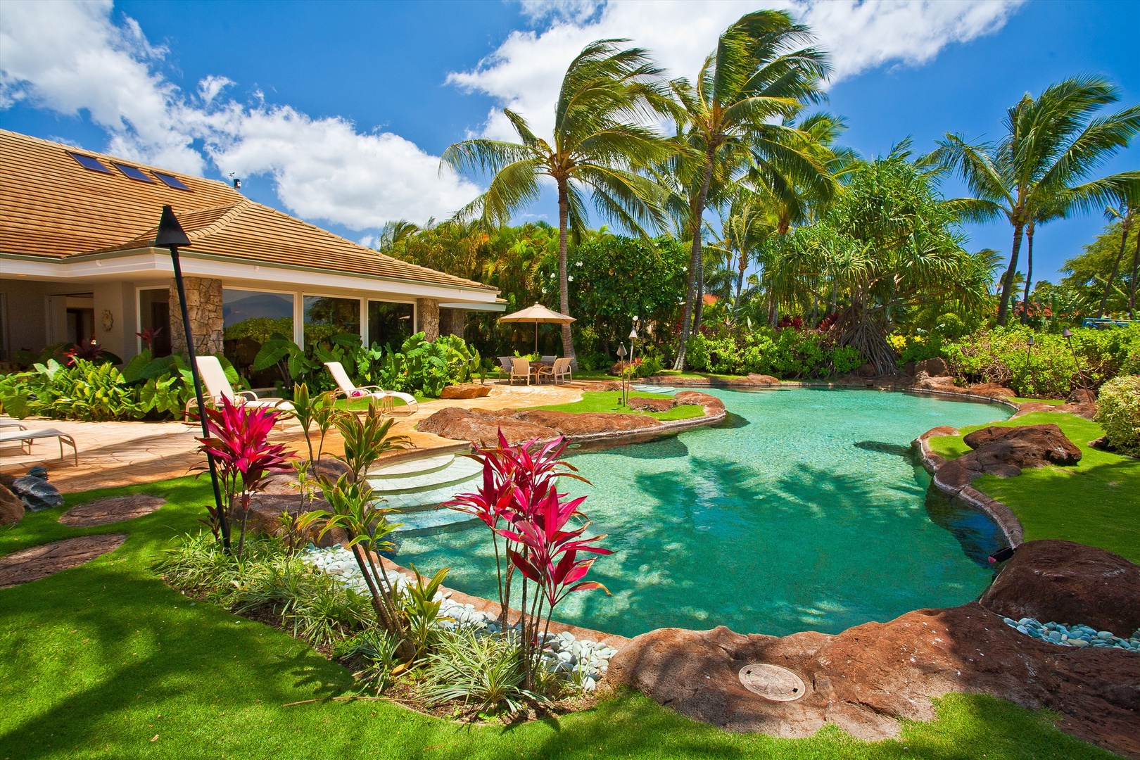 Kaanapali Vacation Rentals, Sea Shells Beach House on Ka`anapali Beach* - Sea Shells Beach House - Heated Lagoon Shape Pool with Lagoon Pool Hot Tub Ocean and Beach Front Setting