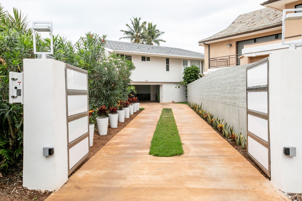 Waialua Vacation Rentals, Sea of Glass* - Gated Driveway Entry