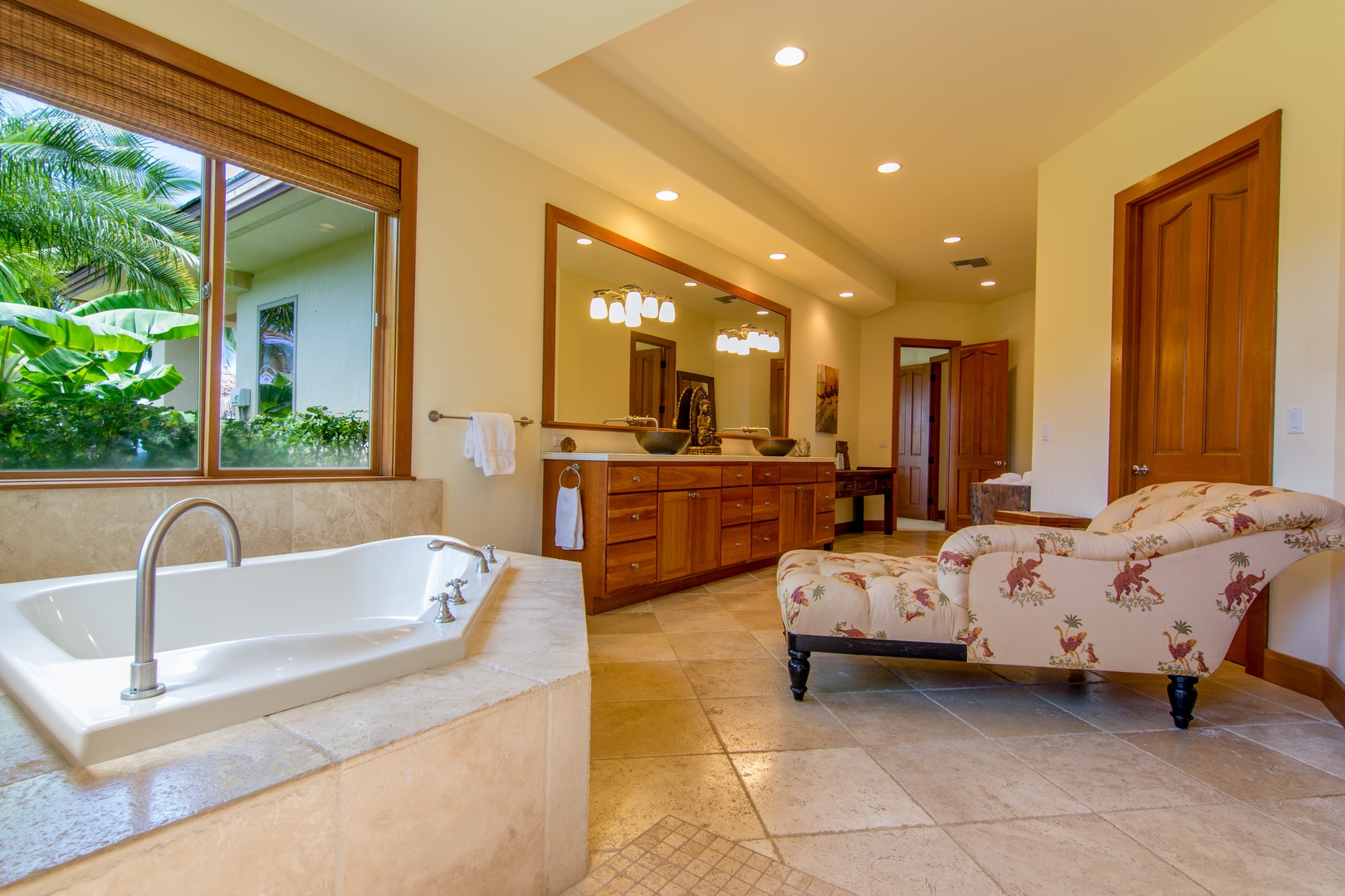 Lahaina Vacation Rentals, Makena Aloha Estate* - Primary Bathroom