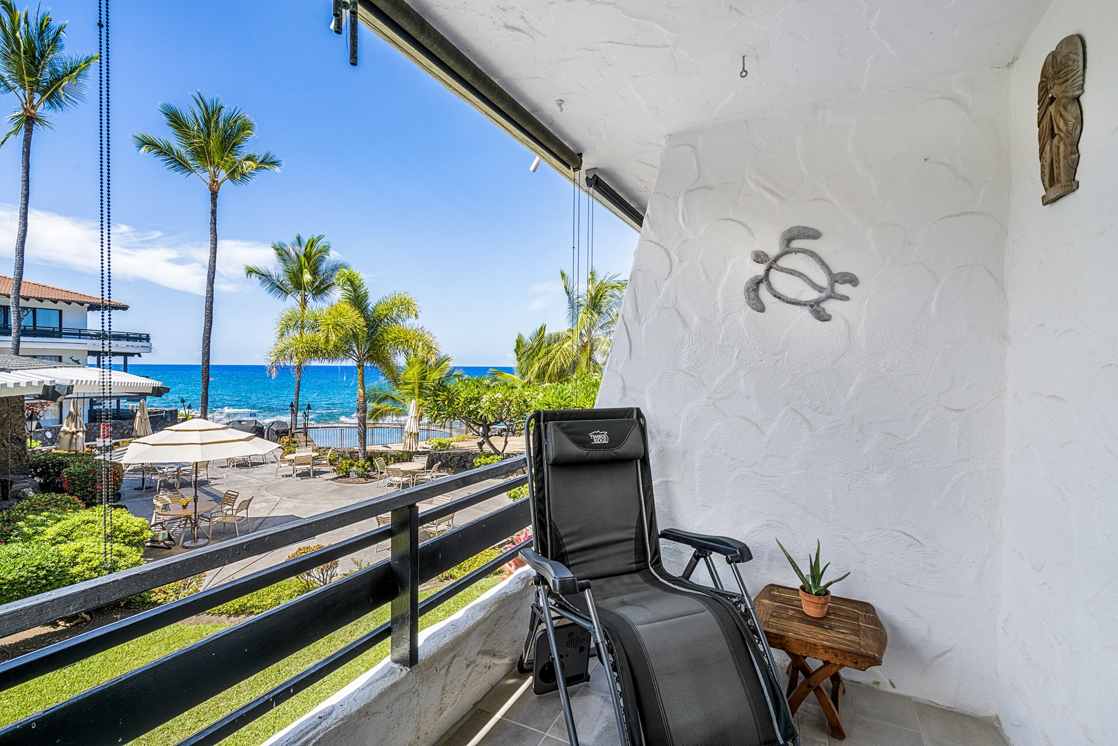 Kailua Kona Vacation Rentals, Casa De Emdeko 235 - Lounge on the Lanai with the beverage of your choice