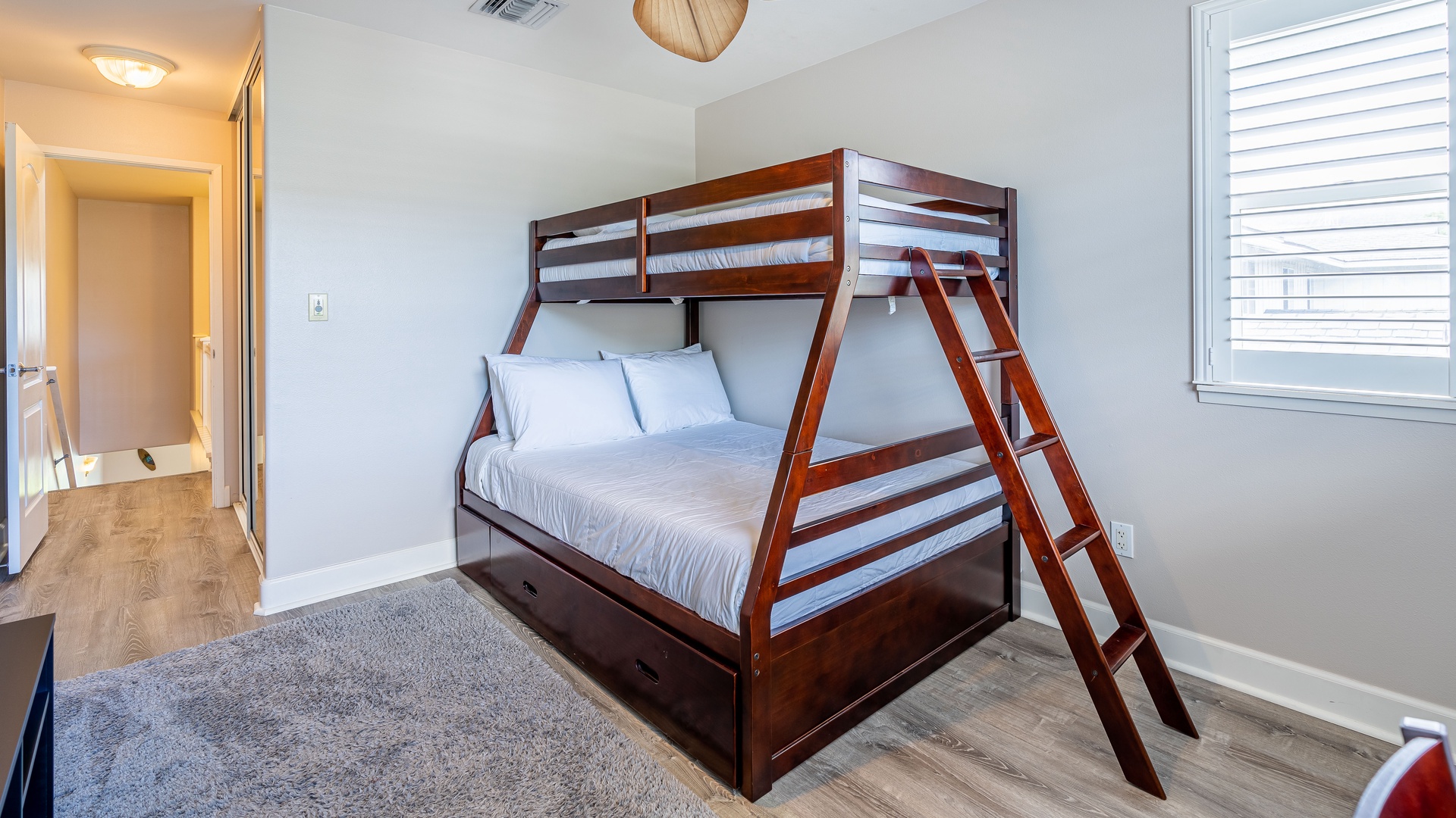 Kapolei Vacation Rentals, Hillside Villas 1508-2 - The third guest bedroom with a twin over a full bunk bed.