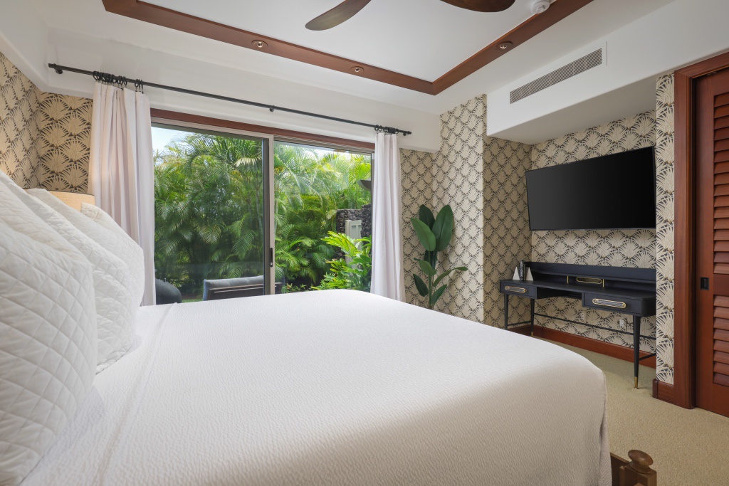 Kailua Kona Vacation Rentals, 3BD Ke Alaula Villa (217C) at Hualalai Resort - Private lanai, luxurious bedding and smart tv in guest room #2.