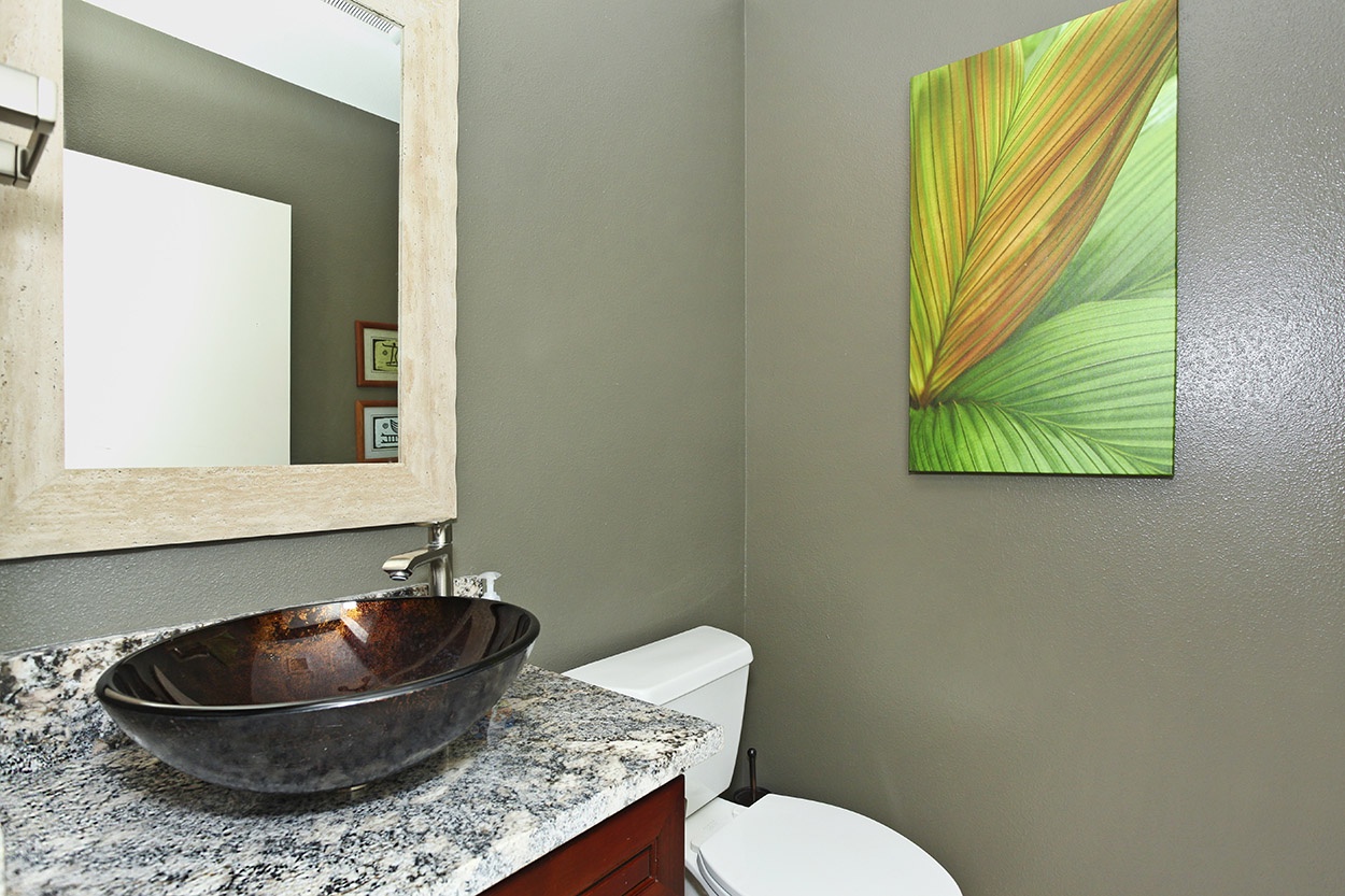 Kapolei Vacation Rentals, Fairways at Ko Olina 22H - The stunning half bathroom with a designer vanity.