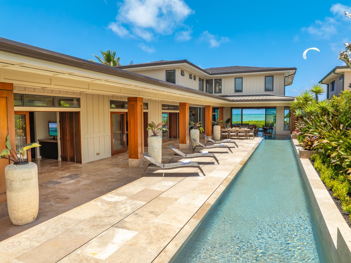 Kailua Vacation Rentals, Makalei - Welcome to Makalei, your tropical oceanfront home away from home.