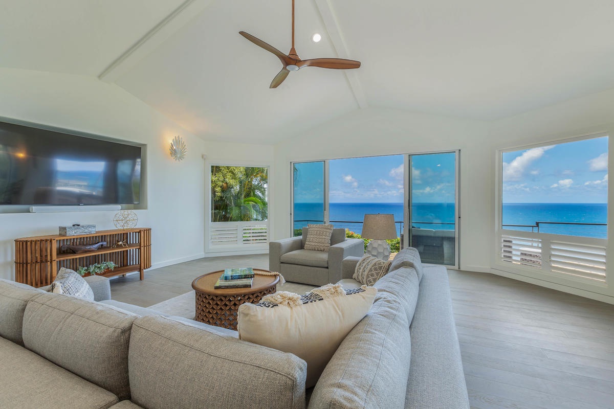 Princeville Vacation Rentals, Honu Awa - This upscale home sits on a dramatic bluff overlooking the north shore surf, a mesmerizing reef, and endless Pacific waters.