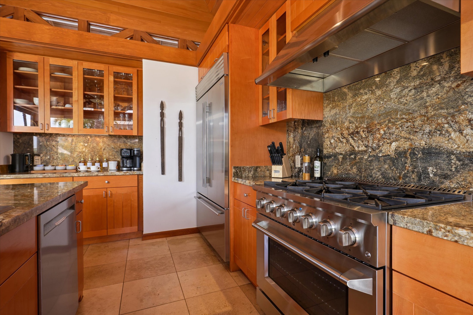 Kamuela Vacation Rentals, 3BD Na Hale 3 at Pauoa Beach Club at Mauna Lani Resort - Fire up the six-burner gas range and settle in for a memorable meal.