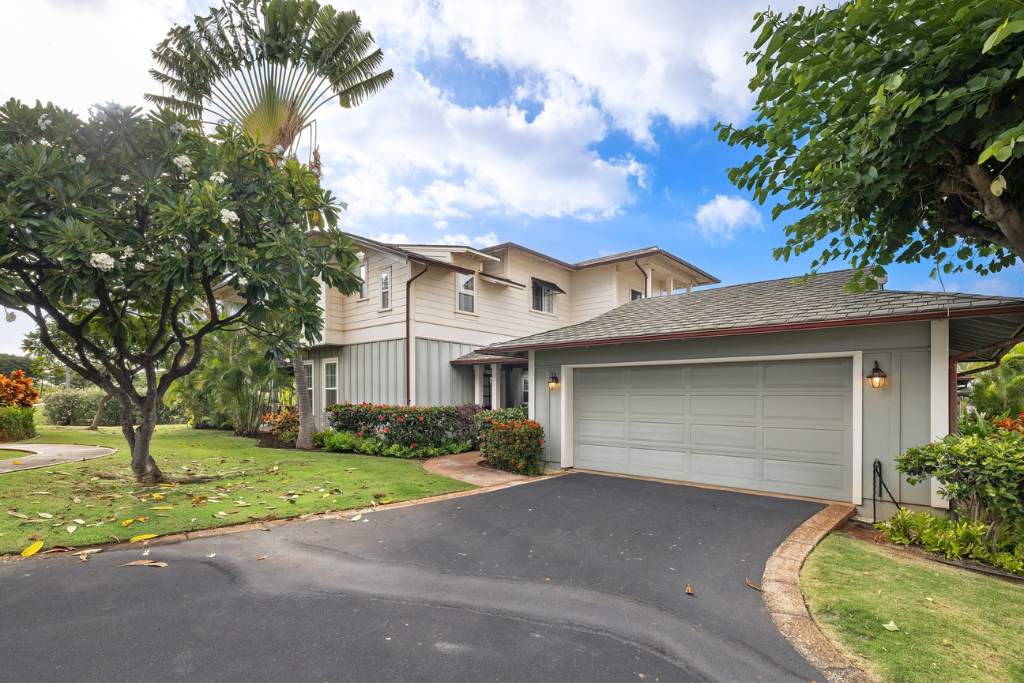 Kapolei Vacation Rentals, Coconut Plantation 1086-1 - The paved area next to the garage.