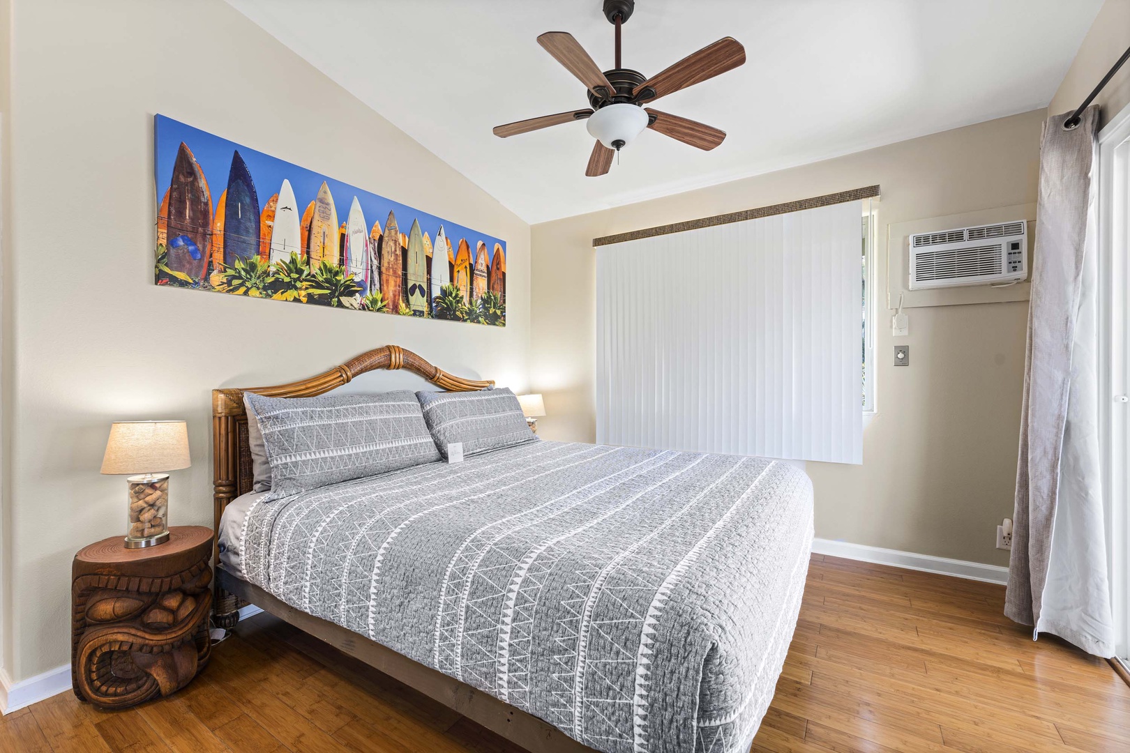 Kailua Kona Vacation Rentals, Hale A Kai - Comfortable bedding awaits