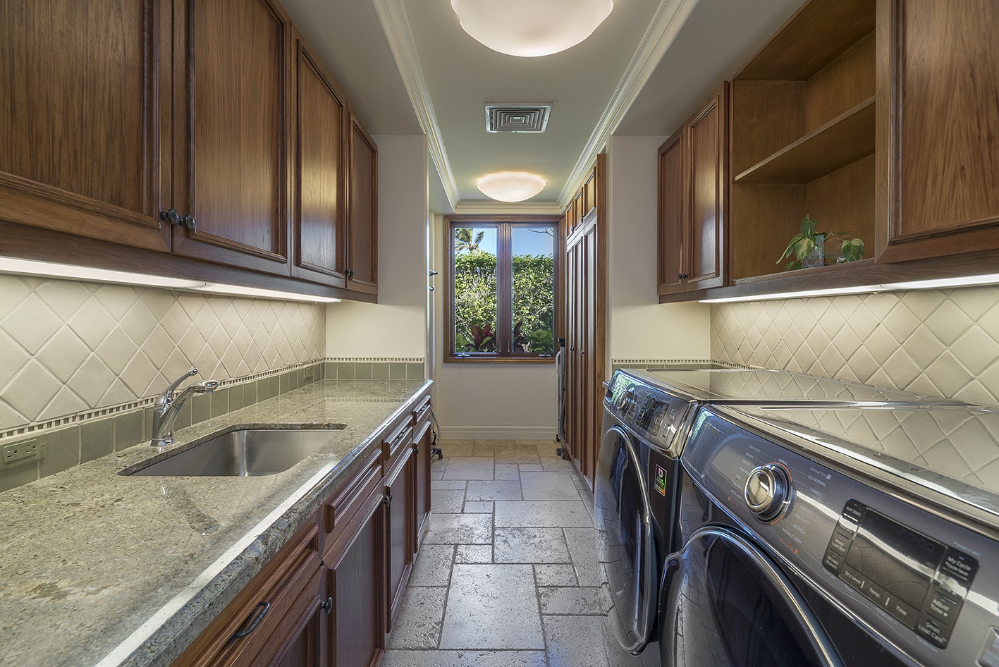 Kailua Vacation Rentals, Kailua's Kai Moena - Main house: Laundry Room