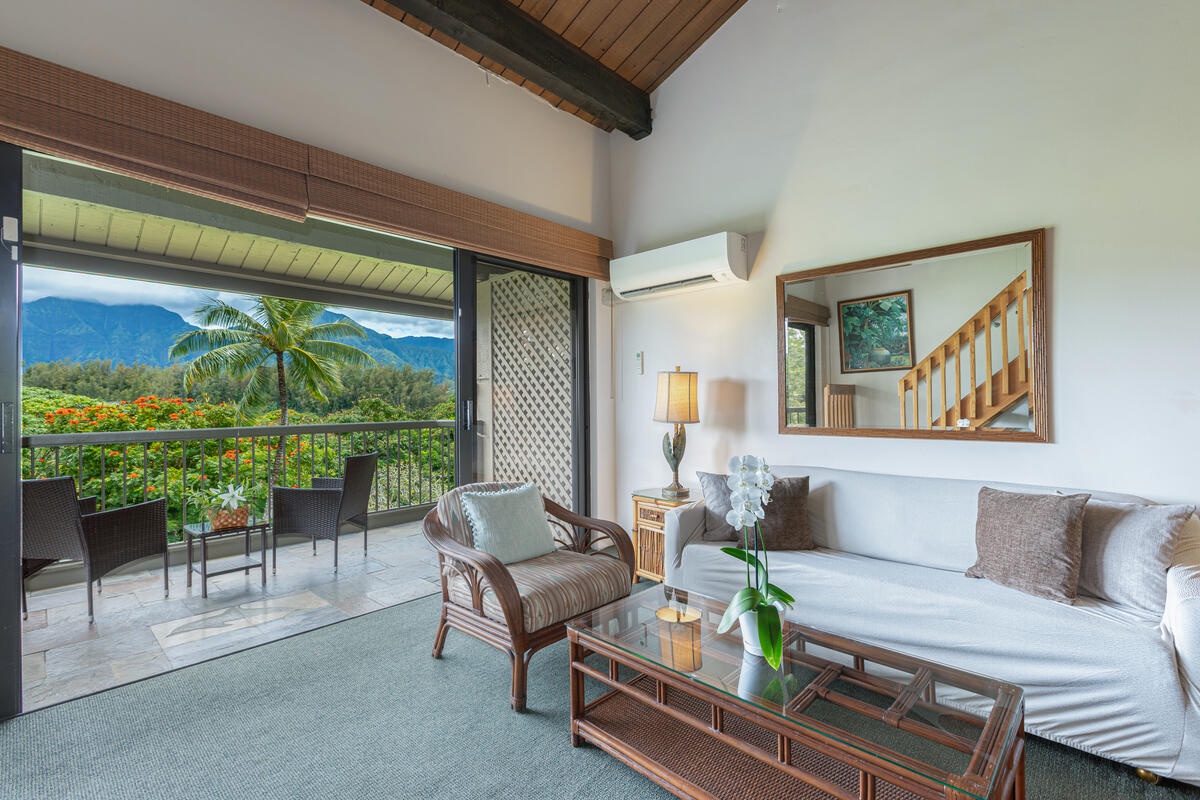 Princeville Vacation Rentals, Hanalei Bay Resort 1535/6 - Comfortable living room with plush seating and easy access to the private lanai.