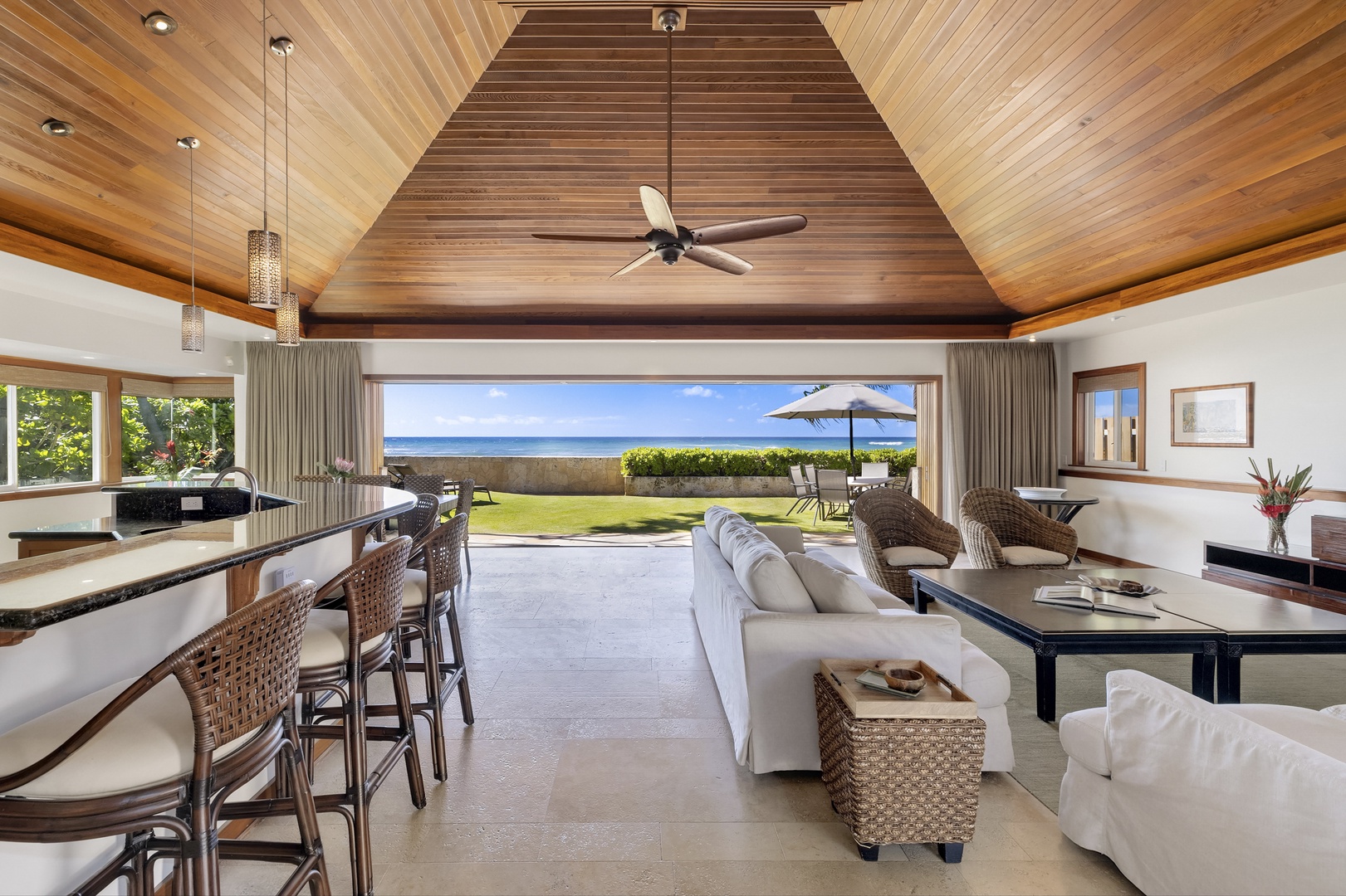 Honolulu Vacation Rentals, Hale Makai at Diamond Head - Living Room opens up to the Oceanside Yard