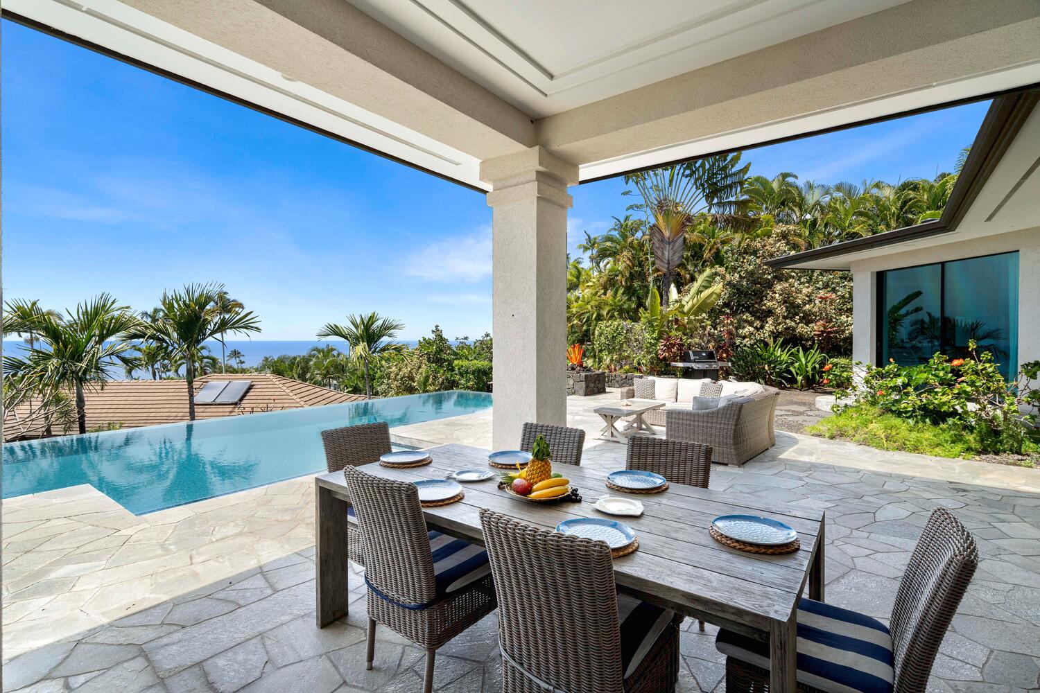 Kailua Kona Vacation Rentals, Blue Hawaii - Al fresco dining for 8!