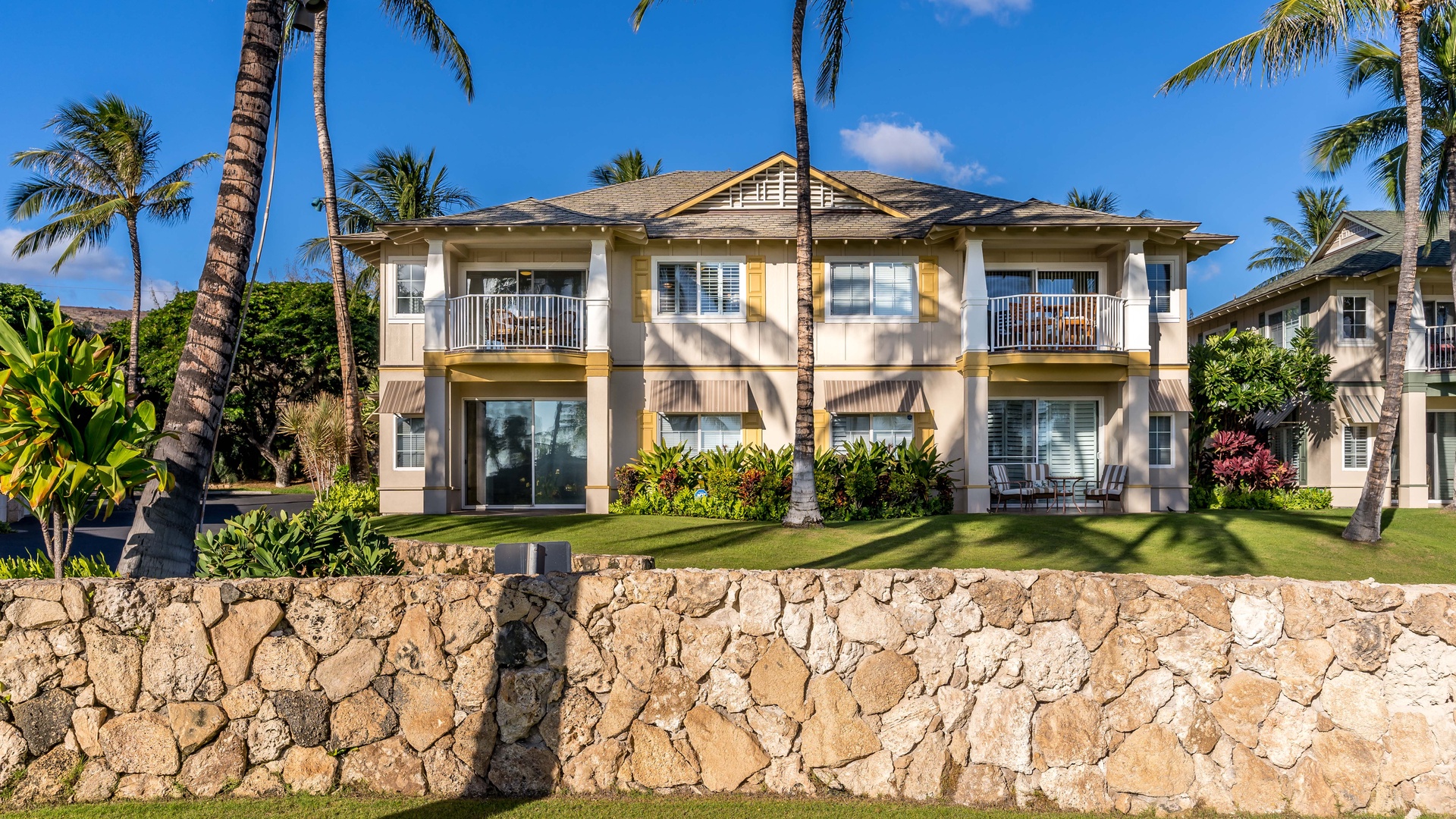 Kapolei Vacation Rentals, Kai Lani 16C - Life in the tropics with scenic accommodations.