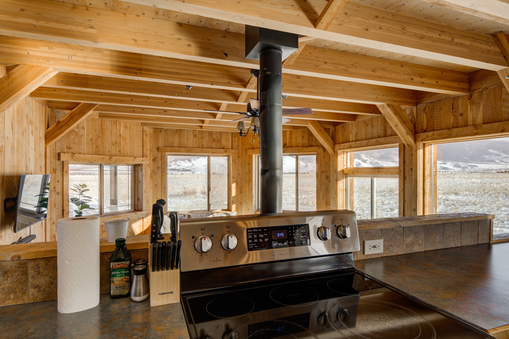 Livingston Vacation Rentals, OFB Sunset Grove - Kitchen with a view
