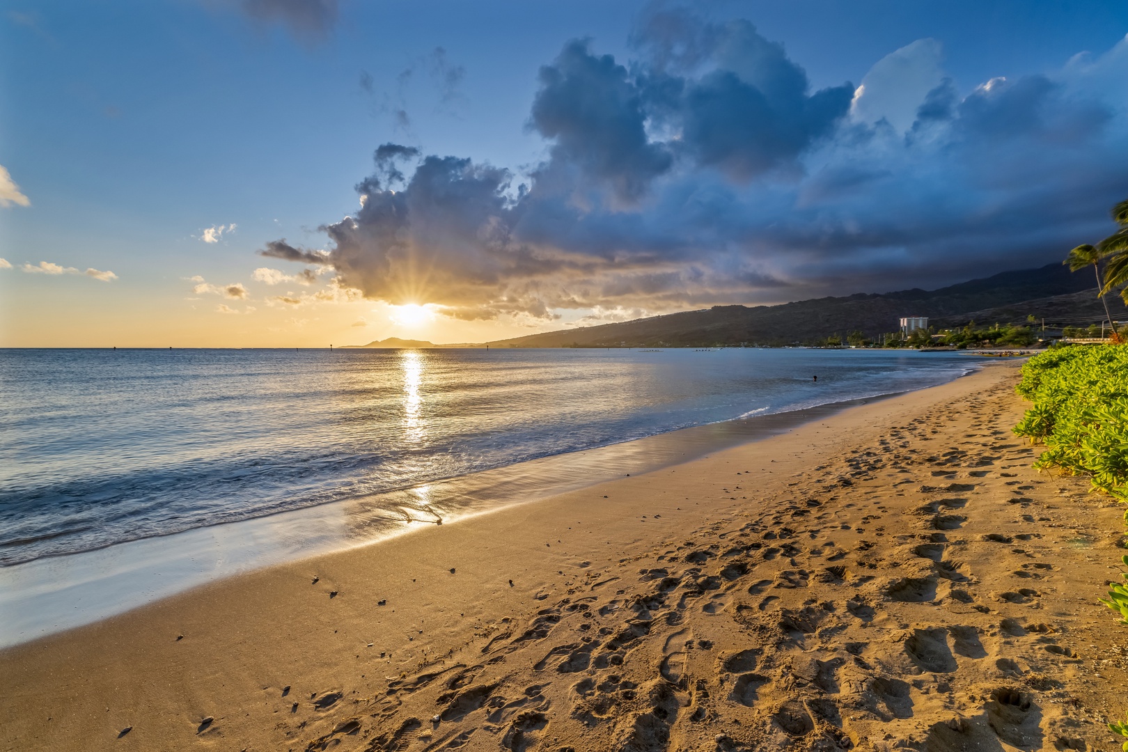 Honolulu Vacation Rentals, Nanea Kai Villa - Stroll through the sandy beach at sunset.