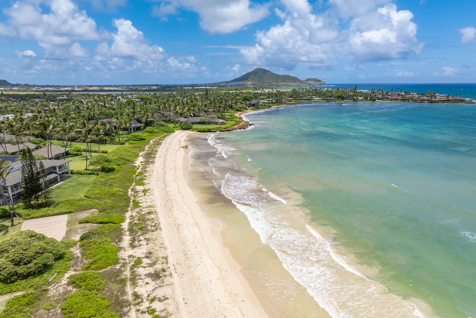 Kailua Vacation Rentals, Kailua Beach House - Endless coastline and mountain views define this dreamy beach setting.