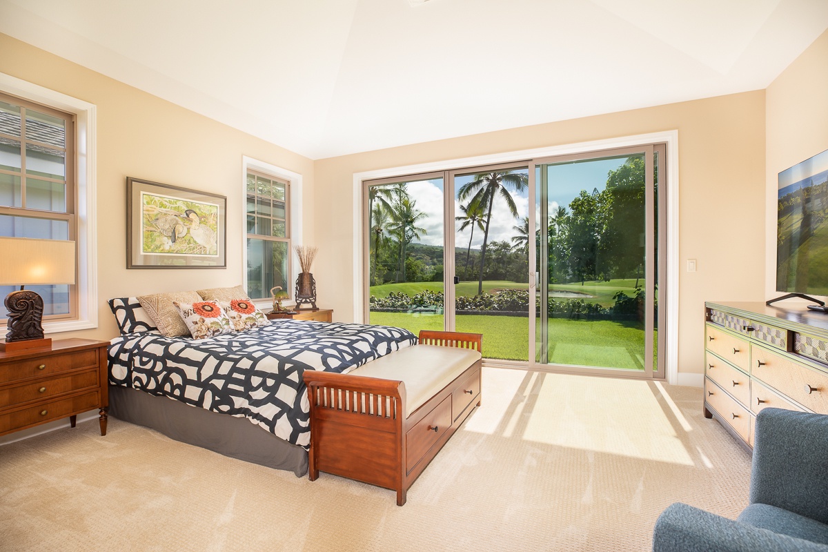 Kailua Kona Vacation Rentals, Holua Kai #1 - Spacious Primary Bedroom with Golf course views and large ensuite