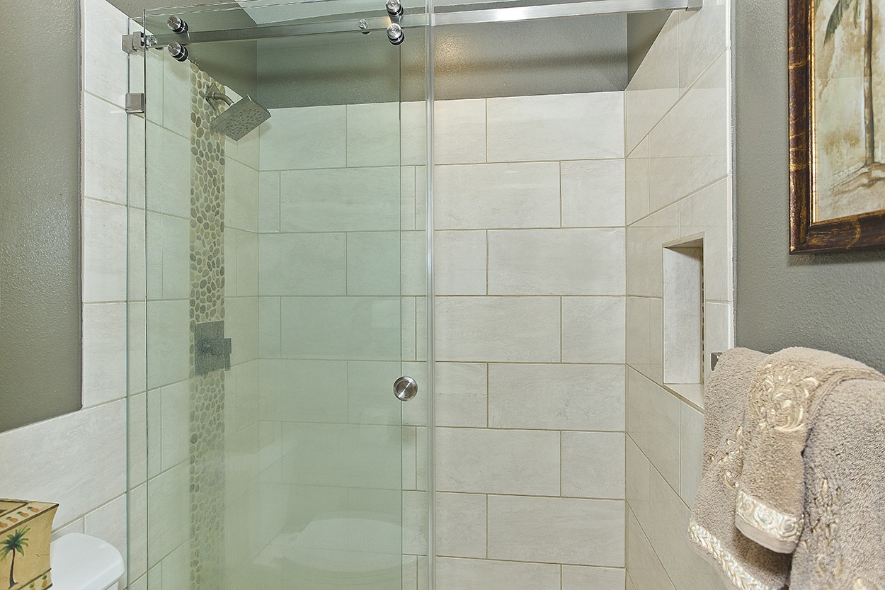 Kapolei Vacation Rentals, Fairways at Ko Olina 22H - Relax and unwind in the custom walk-in shower.