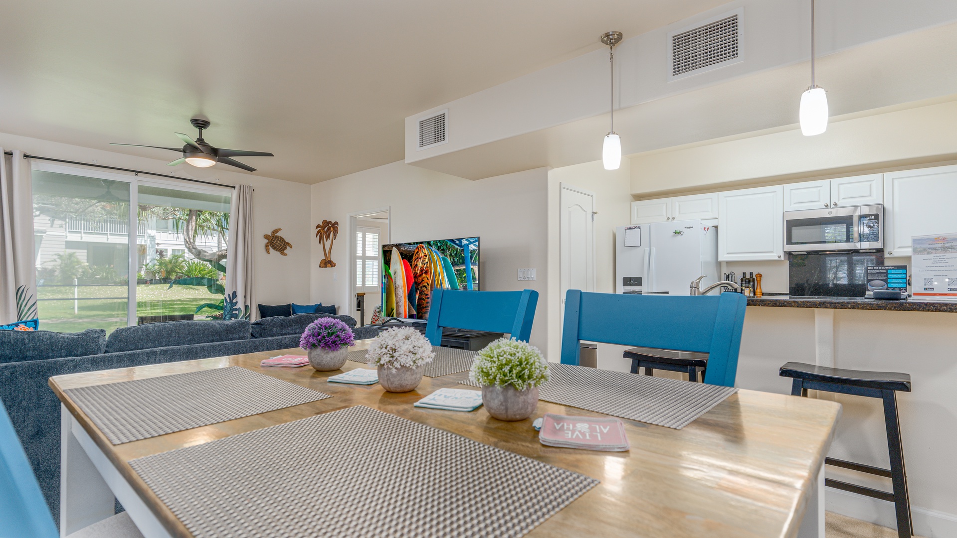 Kapolei Vacation Rentals, Ko Olina Kai 1027A - Welcome to the bright sunny kitchen area with breakfast bar seating.