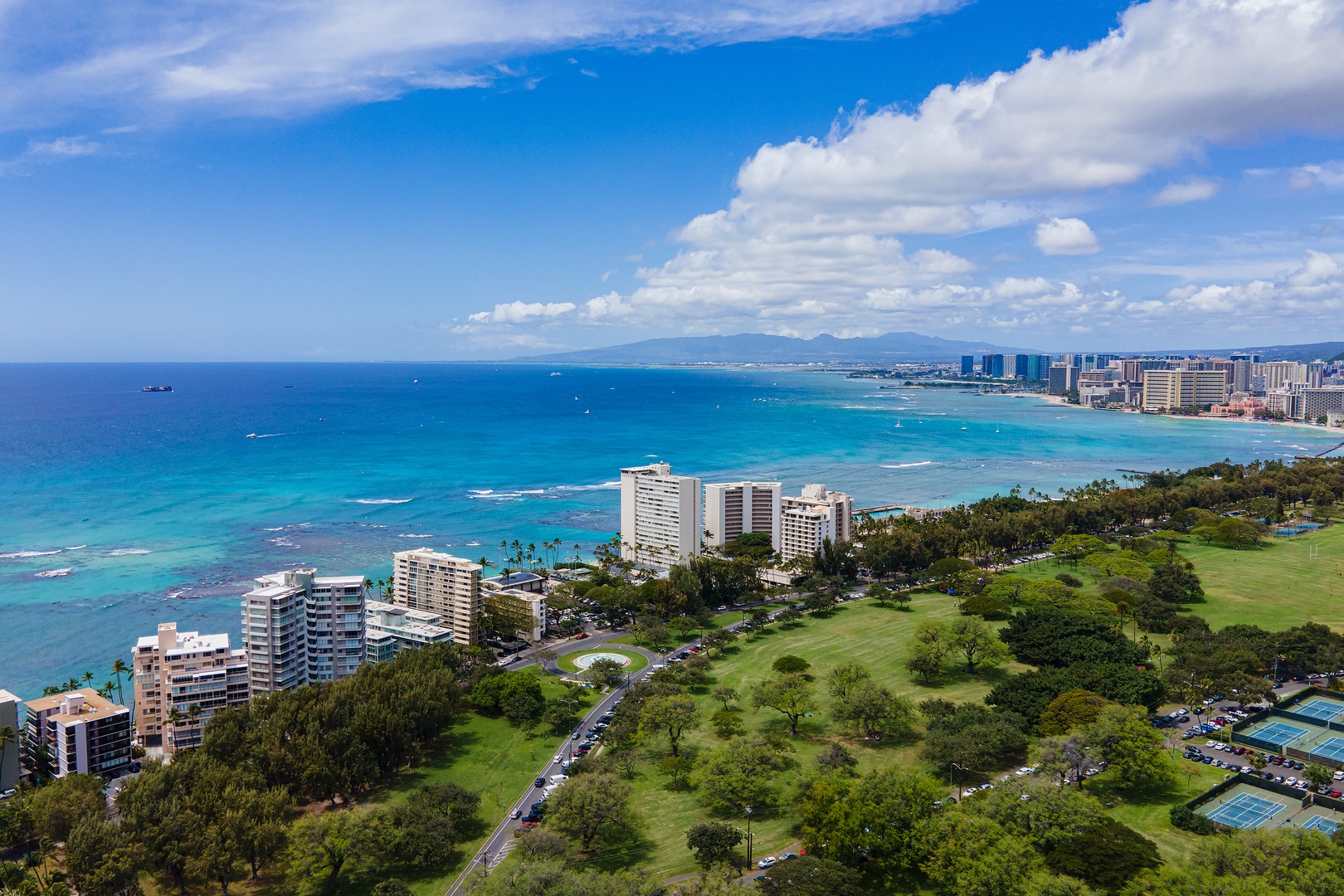 Honolulu Vacation Rentals, Diamond Head Sunset - Don't miss out on the chance to experience the best of Hawaii's beauty and elegance