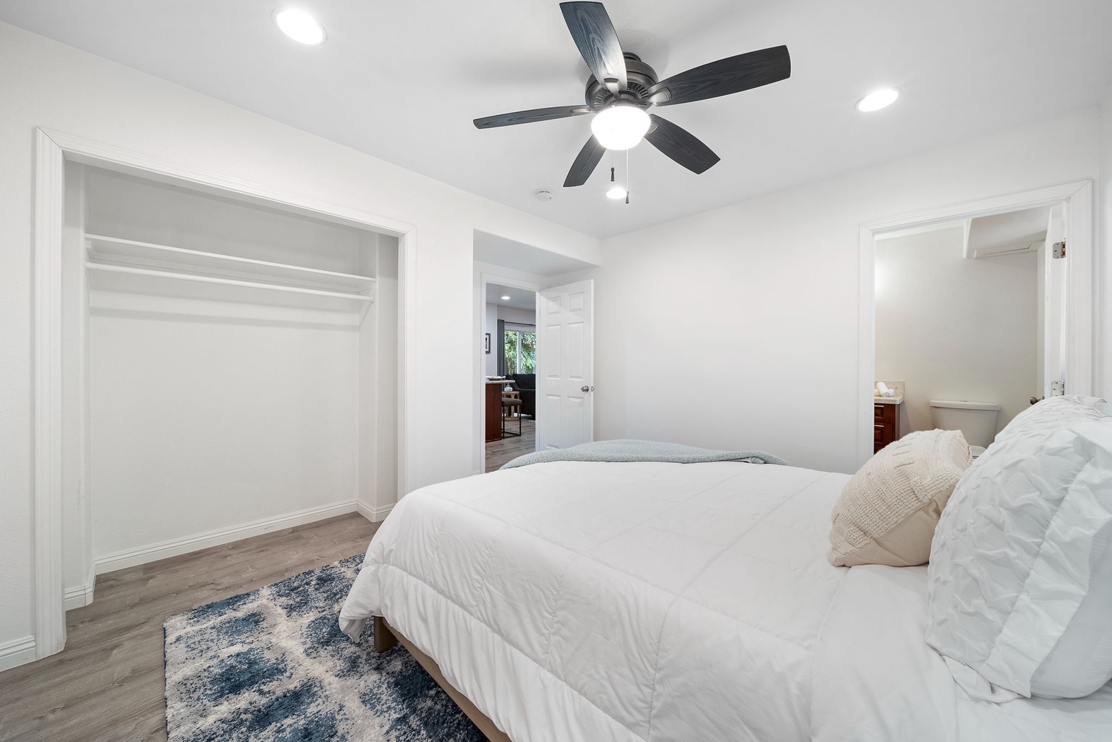 Kaaawa Vacation Rentals, Kualoa Ohia - Large closet in bedroom 3