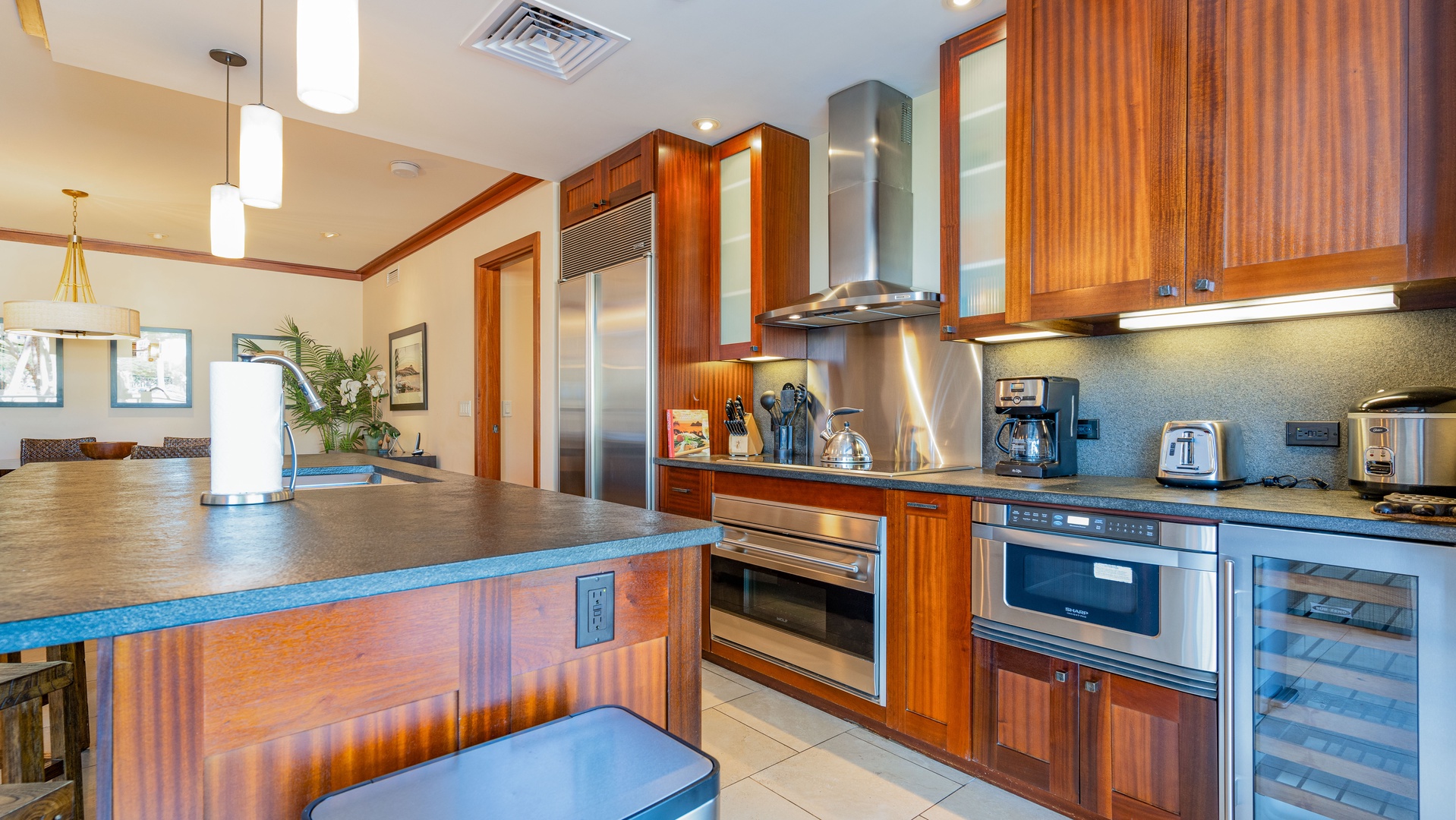 Kapolei Vacation Rentals, Ko Olina Beach Villas B202 - The open floor plan makes for wonderful entertaining if you choose to bring guets.