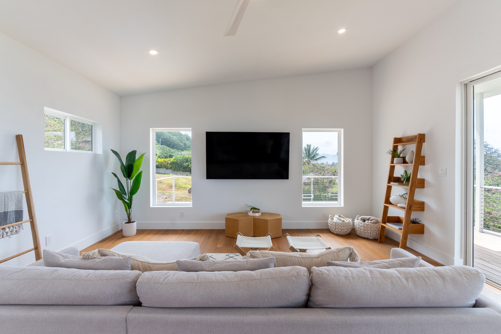 Haleiwa Vacation Rentals, Villa Bianca - Never miss an episode of your favorite shows.