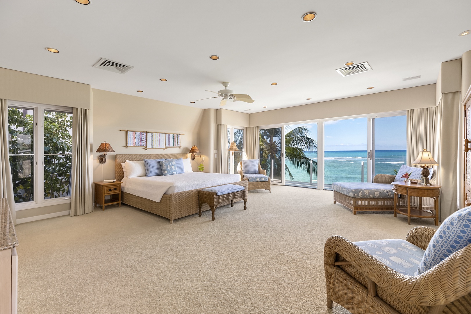 Honolulu Vacation Rentals, Diamond Head Surf House - Primary Suite with Ocean Views.