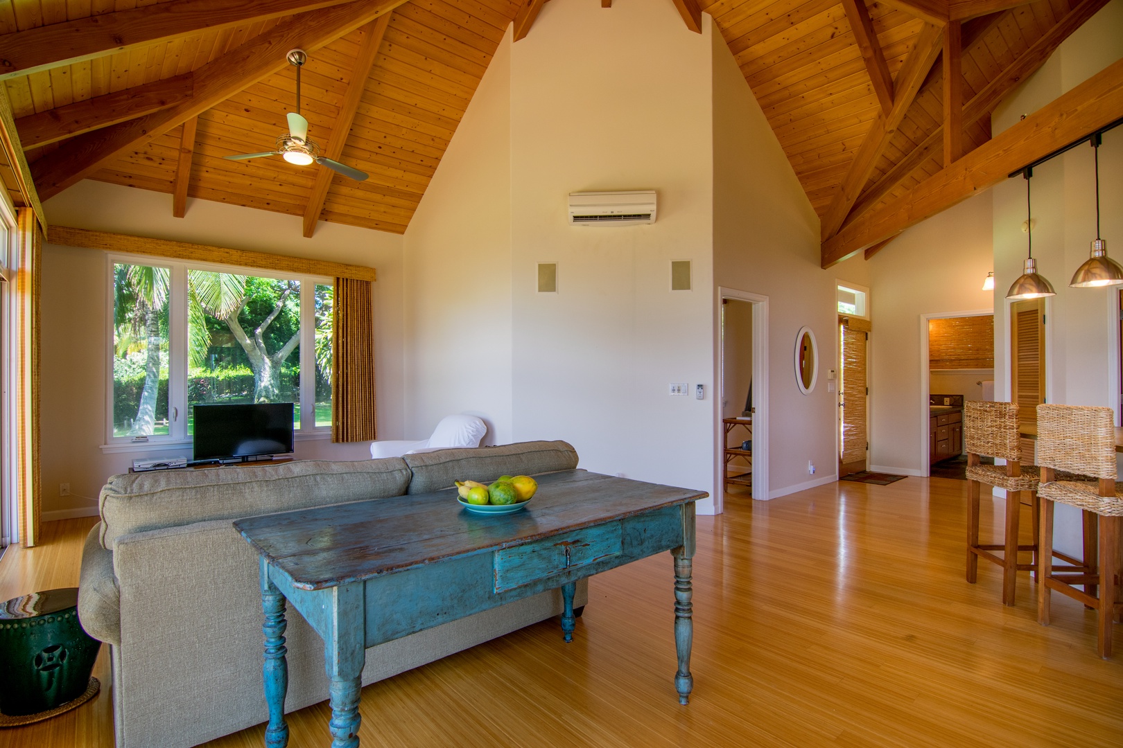 Lahaina Vacation Rentals, Makena Aloha Estate* - Cottage Living Room