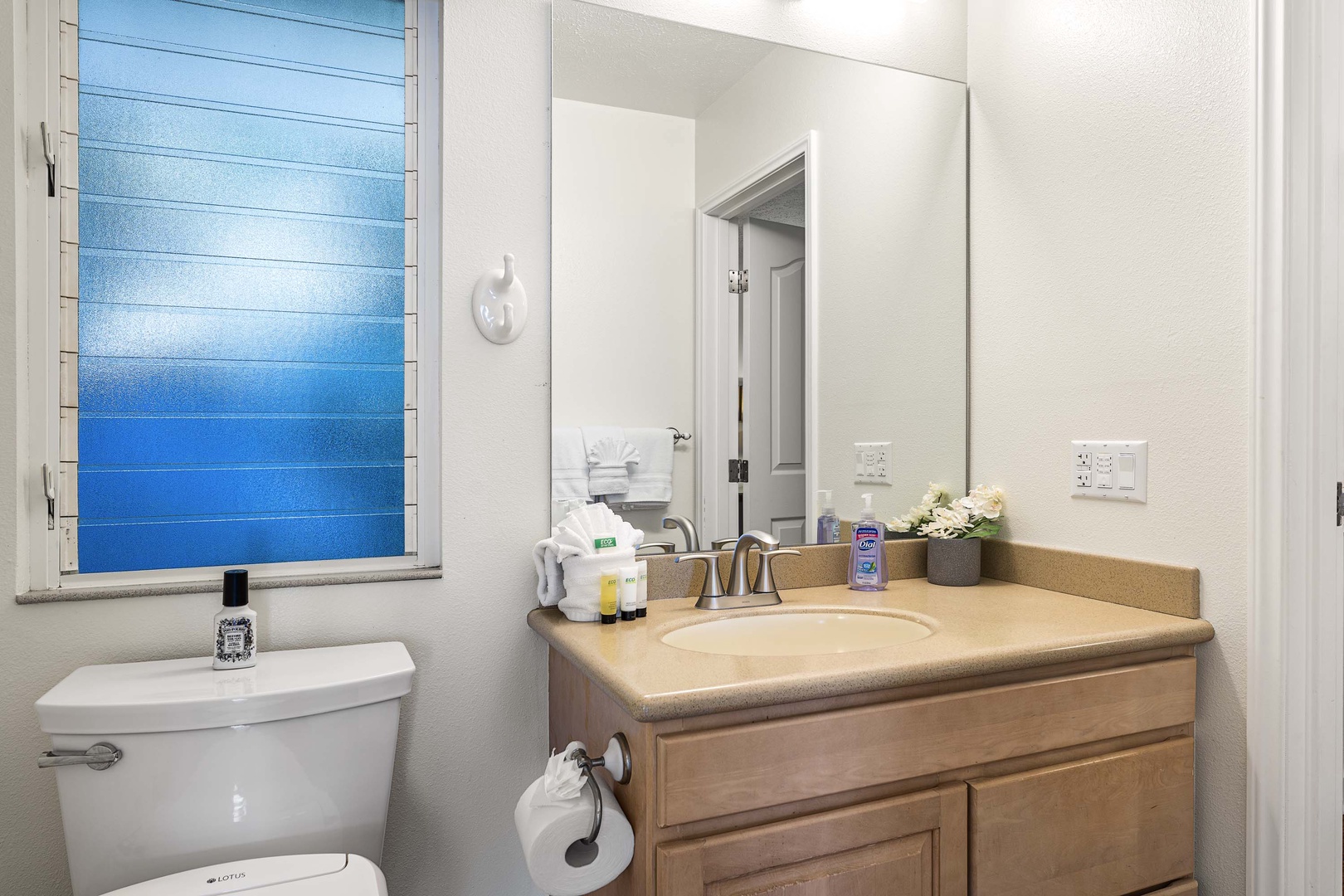 Kailua-Kona Vacation Rentals, Honu Hale - Toilet features a bidet