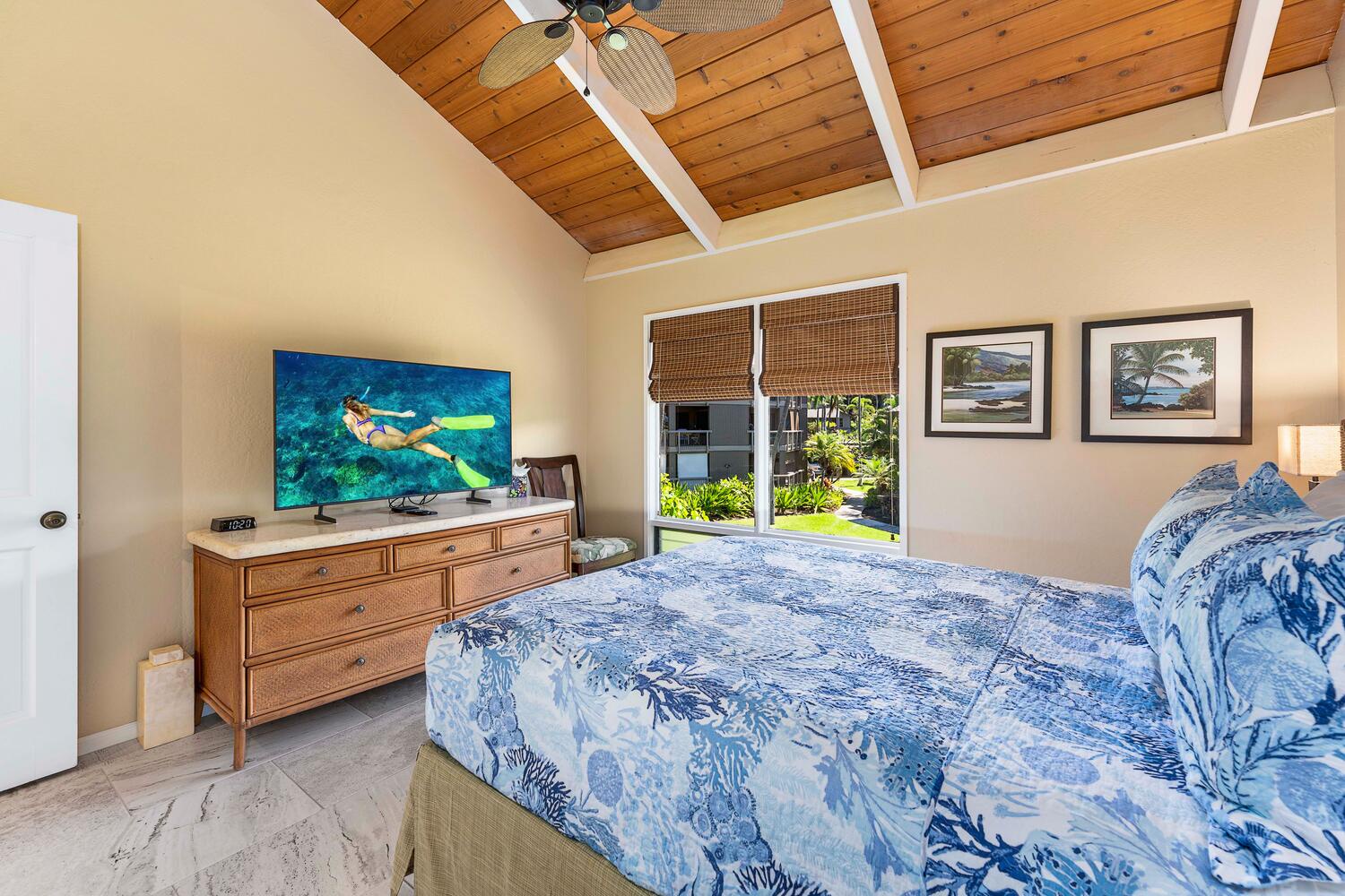 Kailua Kona Vacation Rentals, Kanaloa at Kona 3303 - The second bedroom has a queen bed and TV.