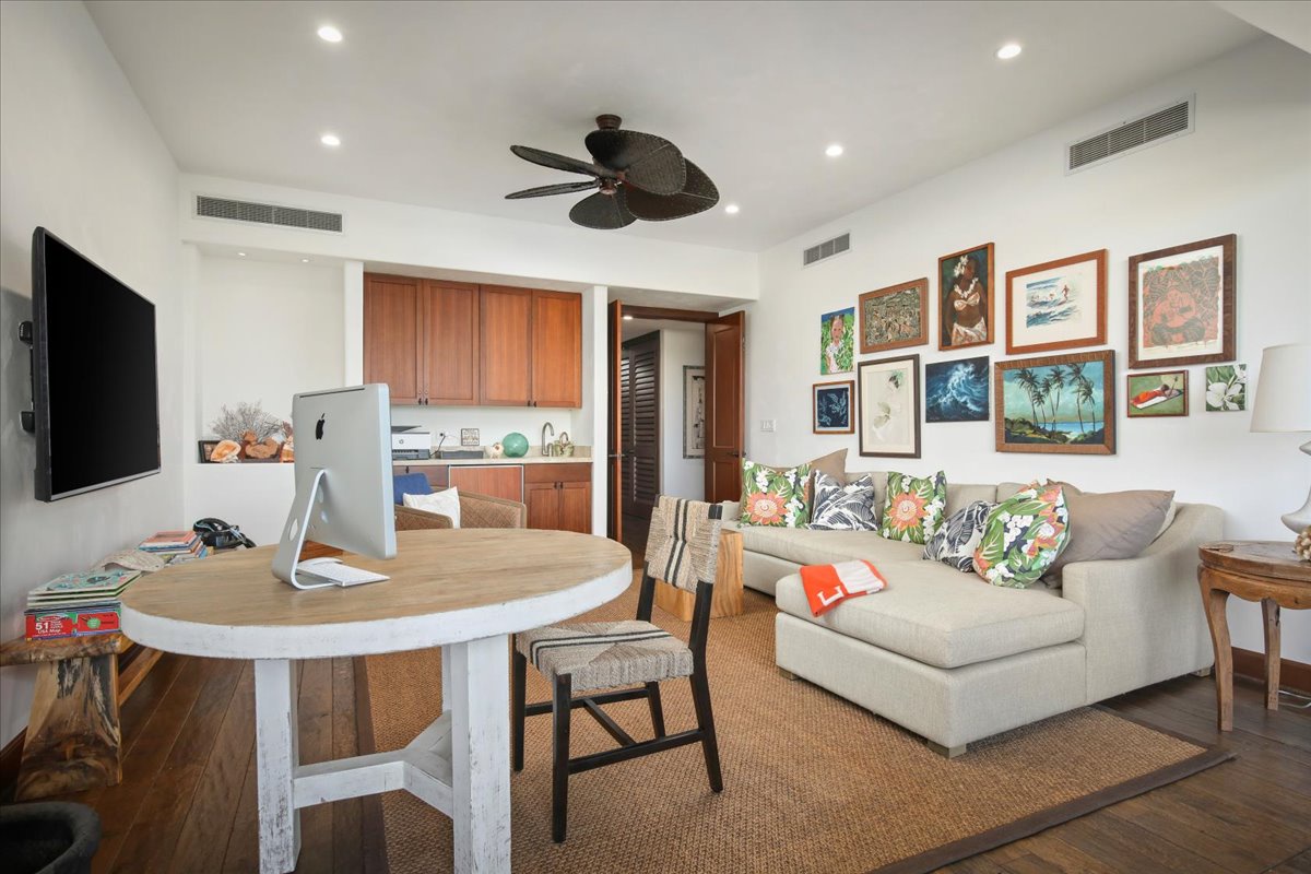 Kailua Kona Vacation Rentals, 3BD Ka'ulu Villa (129B) at Hualalai Resort - A dedicated workstation to stay productive while away.