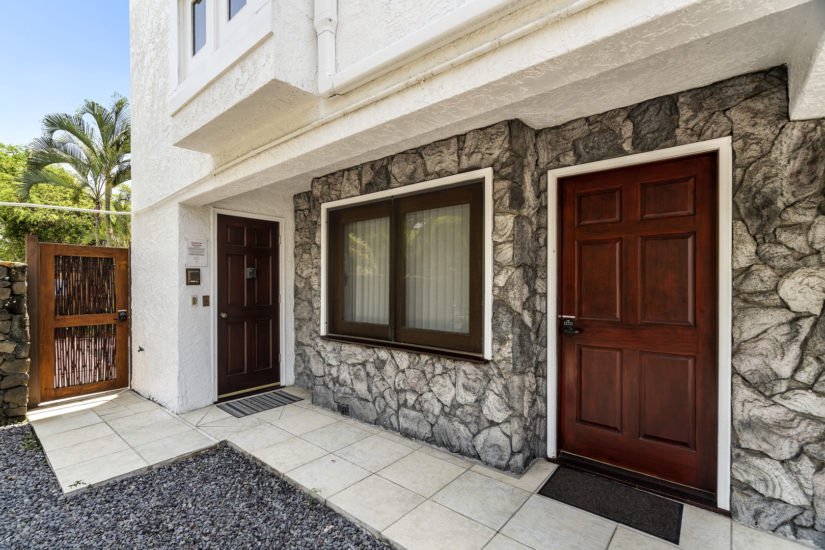 Kailua Kona Vacation Rentals, Kona's Shangri La - Entrance to the first floor