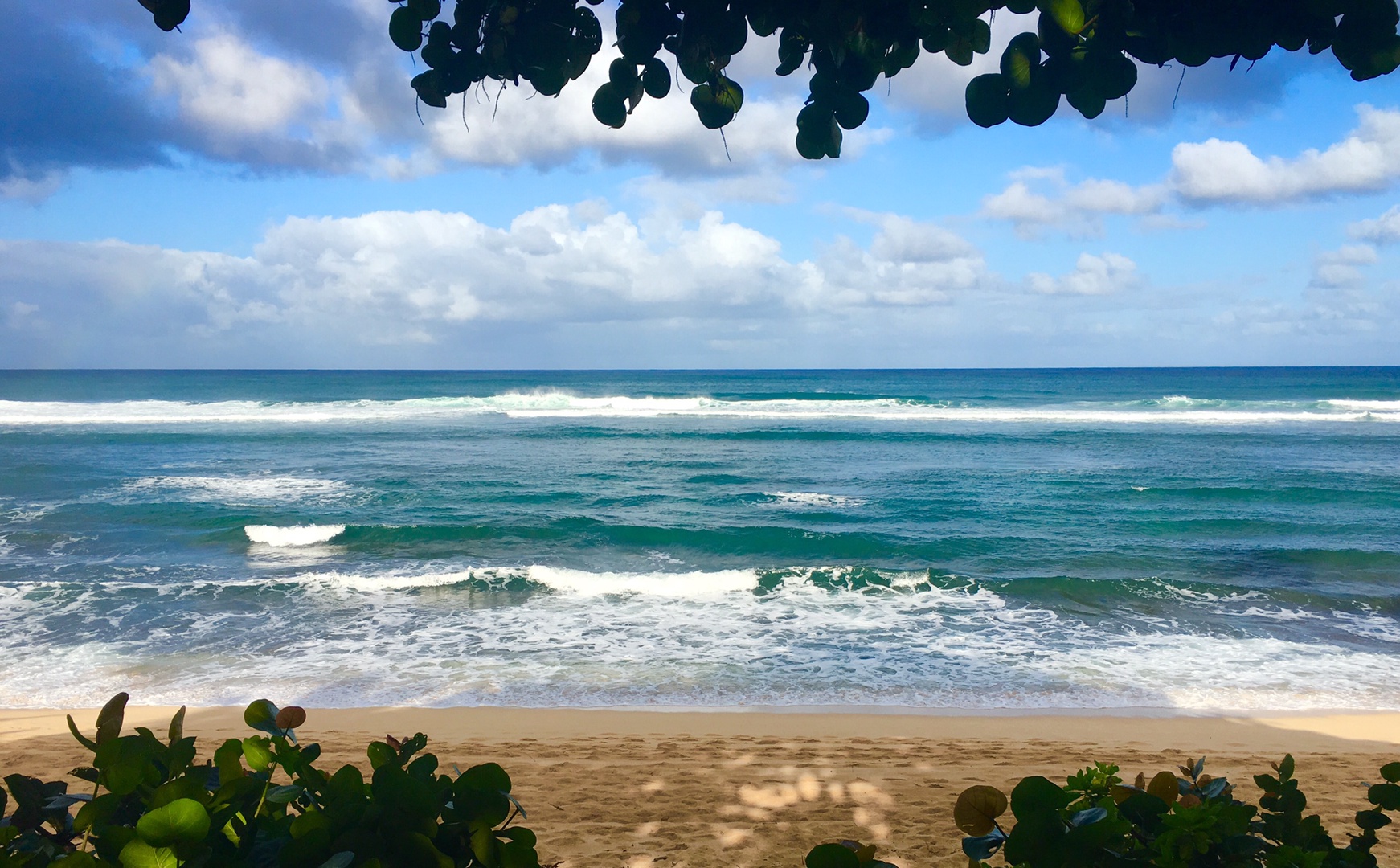Haleiwa Vacation Rentals, Sunset Point Hawaiian Beachfront** - Refreshing sound of the waves and the gentle breeze.