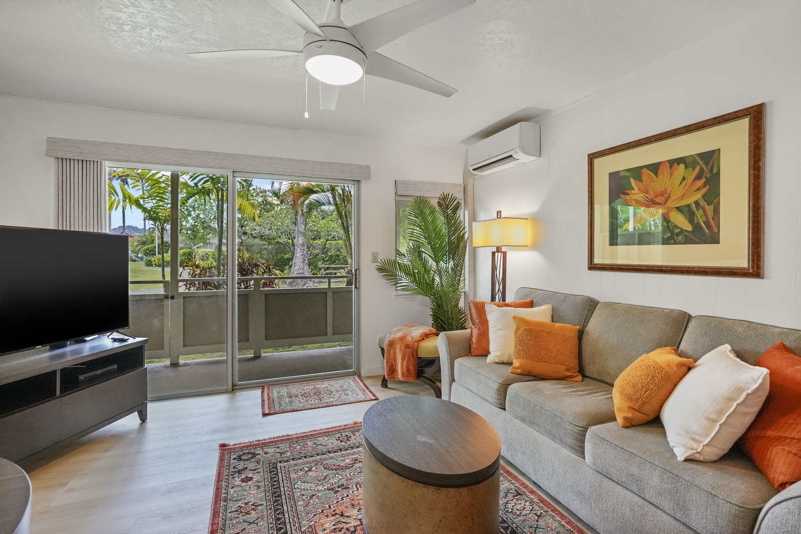 Kapaa Vacation Rentals, Kahaki Hale - Comfortable seating and tropical design.