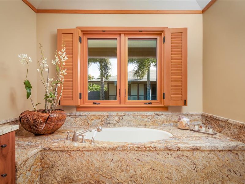 Kamuela Vacation Rentals, 5BD Estate Home at Mauna Kea Resort - 1st Master bathroom (2nd flr)