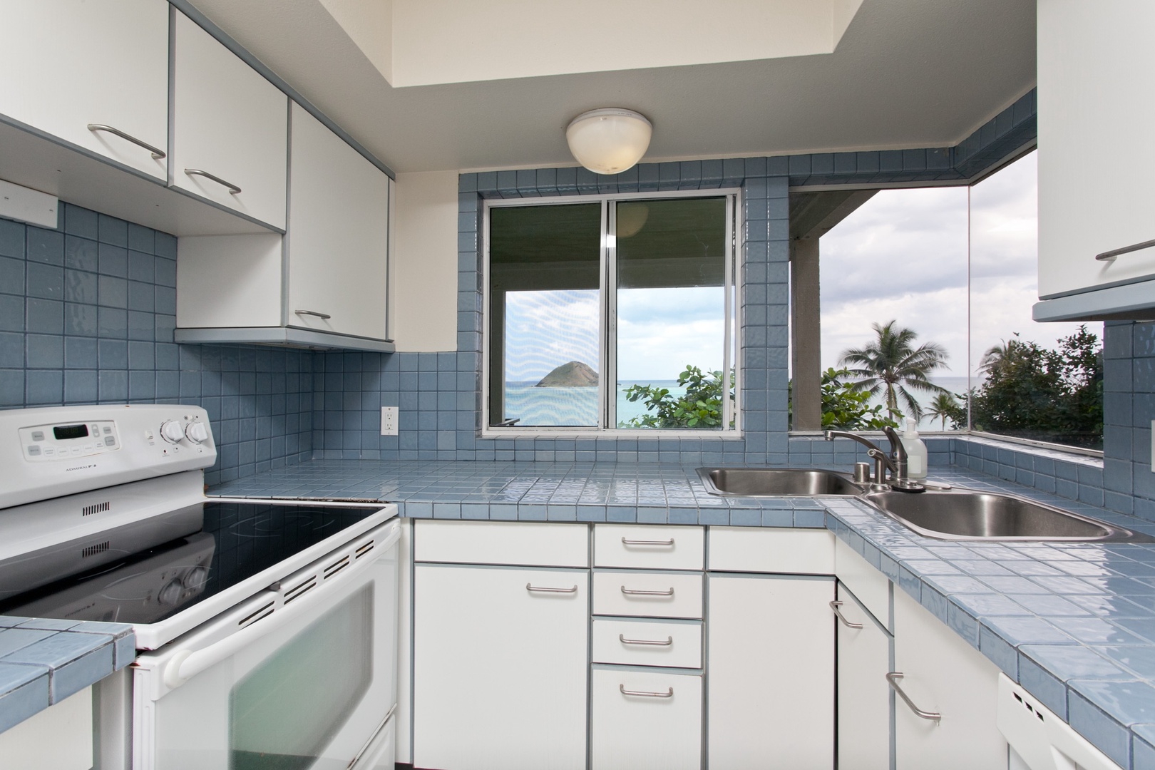 Kailua Vacation Rentals, Hale Kolea* - Mini-kitchen with white cabinetry and amazing views in the suite.