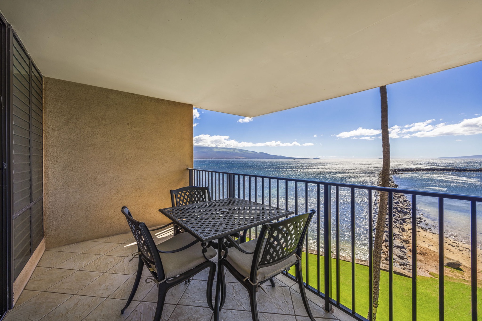 Wailuku Vacation Rentals, Milowai 310 - Pull up a chair on the lanai and the ocean runs straight out to the horizon.