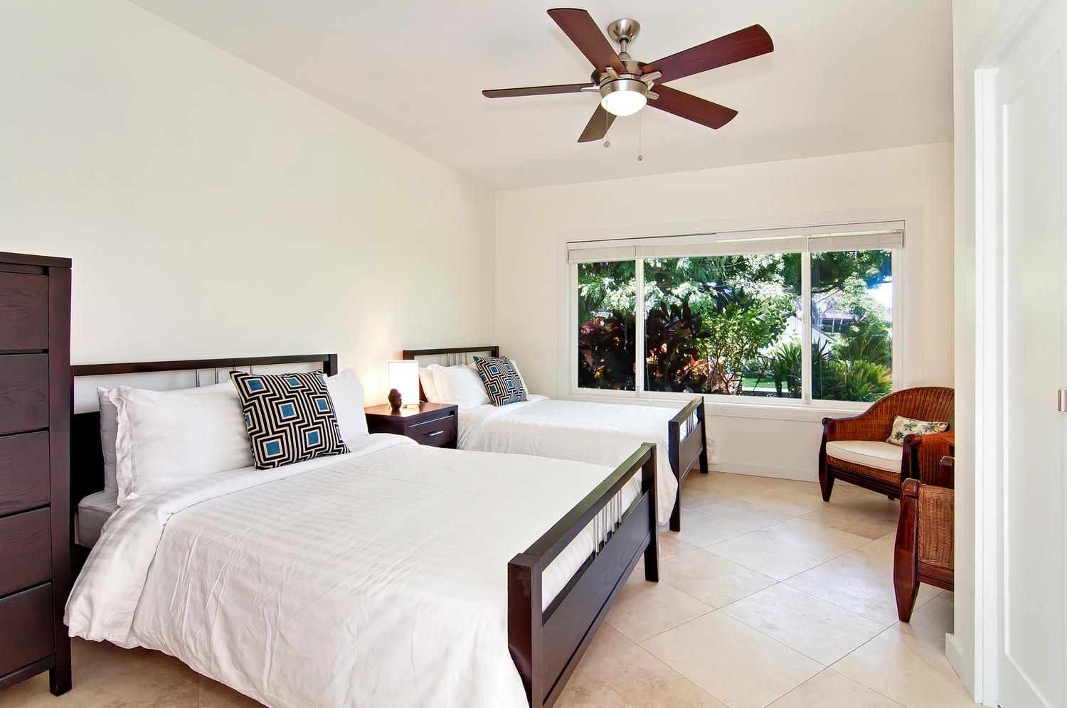 Honolulu Vacation Rentals, Kahala Lani - Bedroom Two - Two Full beds, Sleeps Four