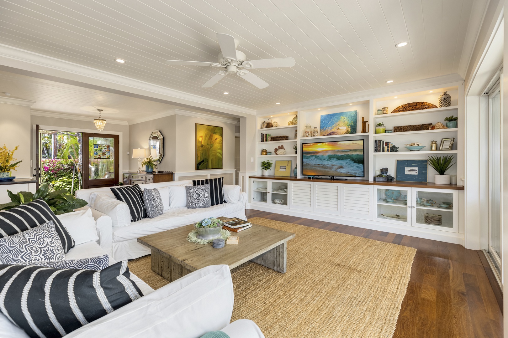 Honolulu Vacation Rentals, Hale Le'ahi - Get comfortable, relax, and enjoy the gentle trade winds