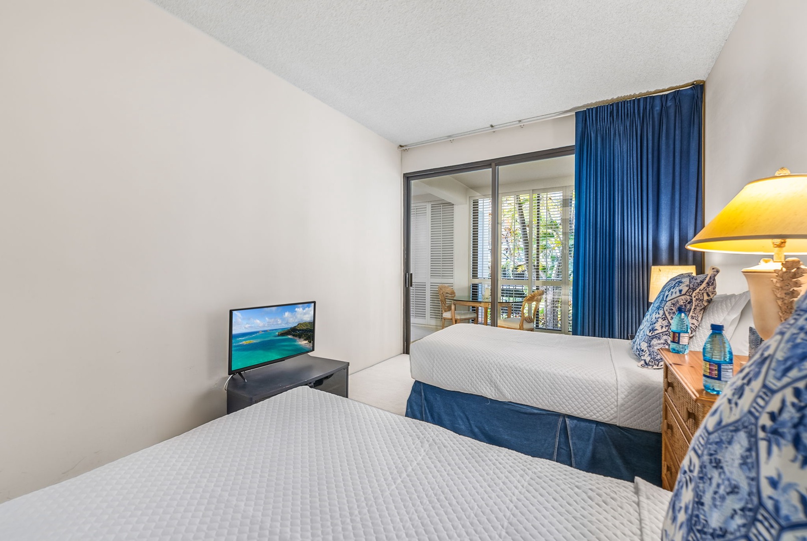 Honolulu Vacation Rentals, Kahala Beachfront Villa - The guest suite is the perfect sanctuary of the little ones, complete with central AC and TV.