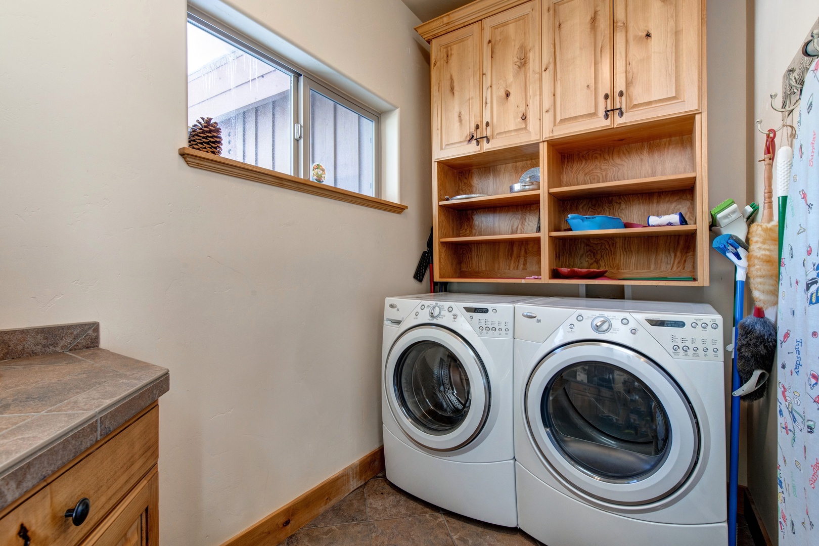 Park City Vacation Rentals, Cedar Ridge Townhouse - Laundry room with washer and dryer