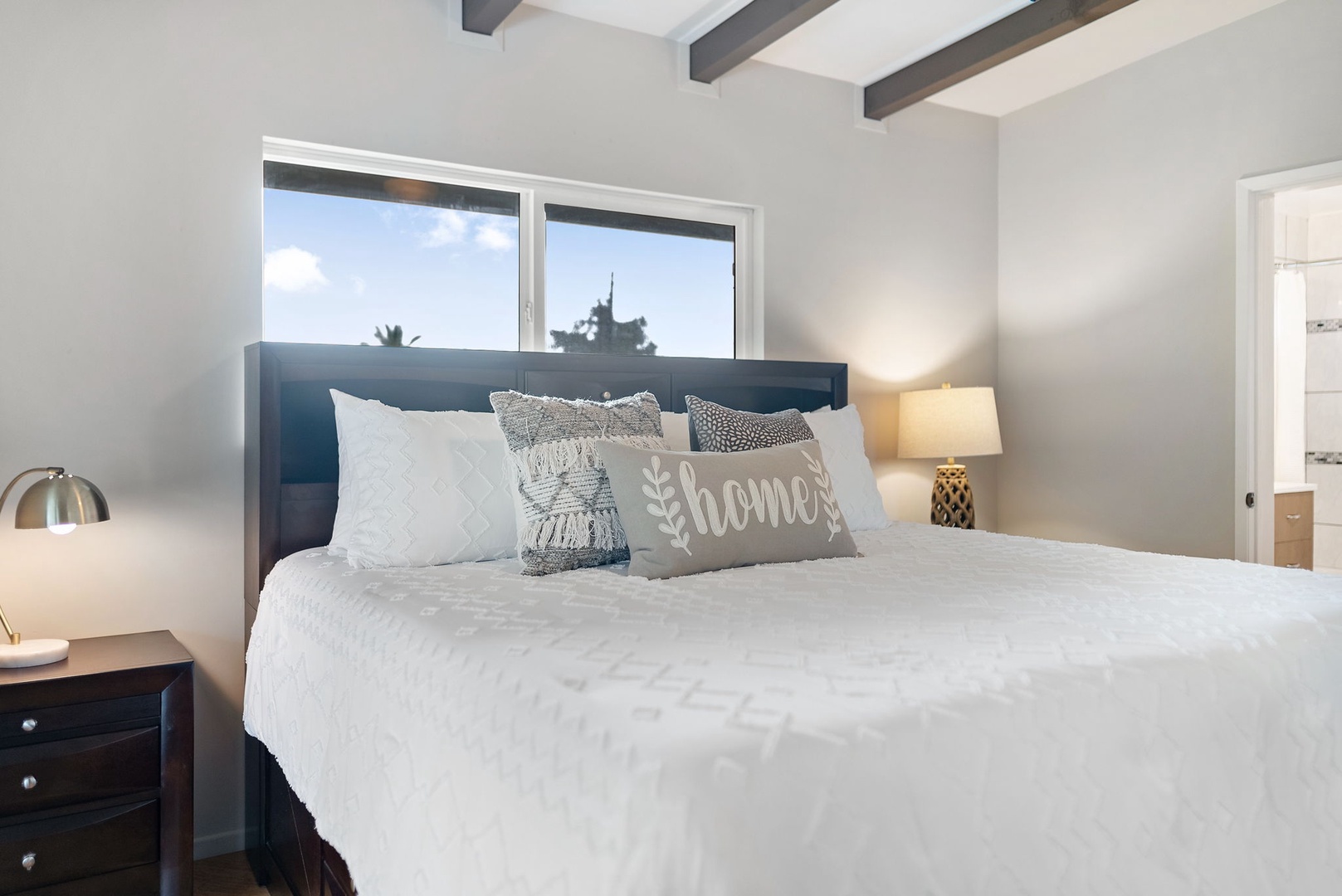 Kaaawa Vacation Rentals, Kualoa Ohia - Natural light coming in in the guest bedroom