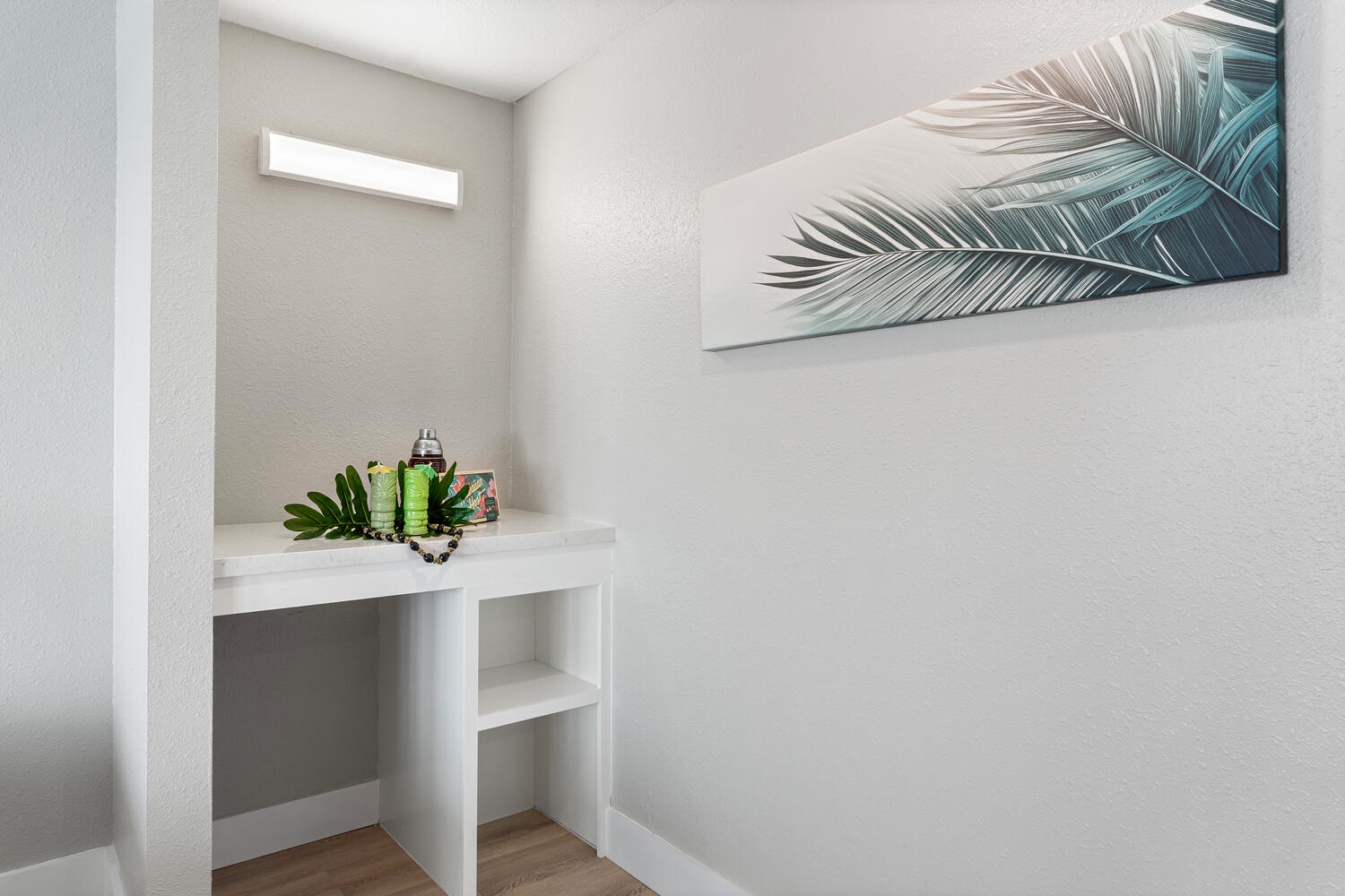 Kailua Kona Vacation Rentals, Hale Kai O'Kona #7 - Bright vanity nook for getting ready, accented with a modern tropical art piece.