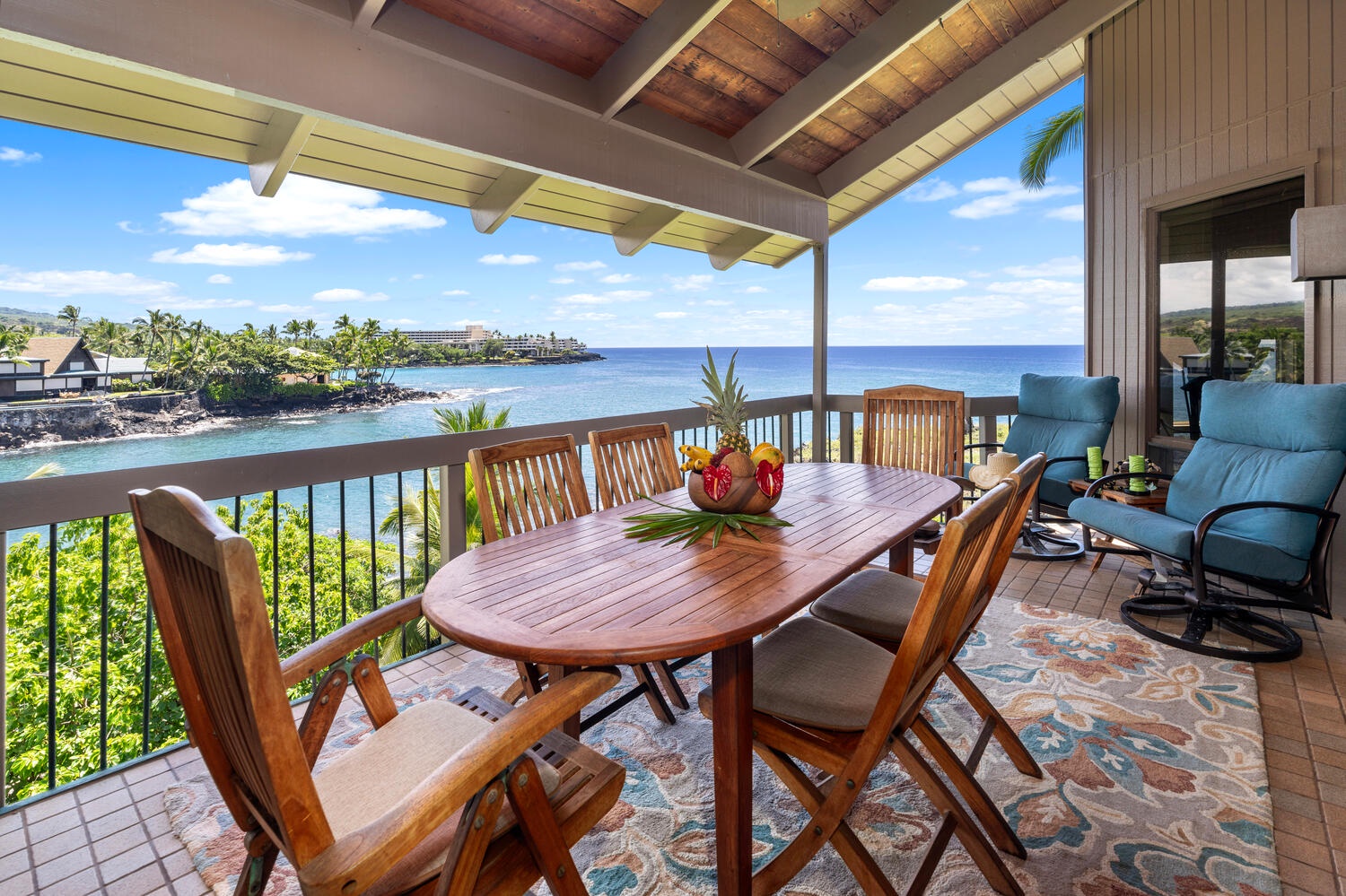 Kailua Kona Vacation Rentals, Kanaloa at Kona 3304 - Dine al fresco as you listen to waves and watch the boats in Keauhou Bay.