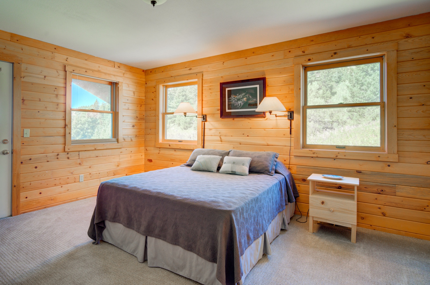 Bozeman Vacation Rentals, The Canyon Lookout - Primary bedroom with storage and views