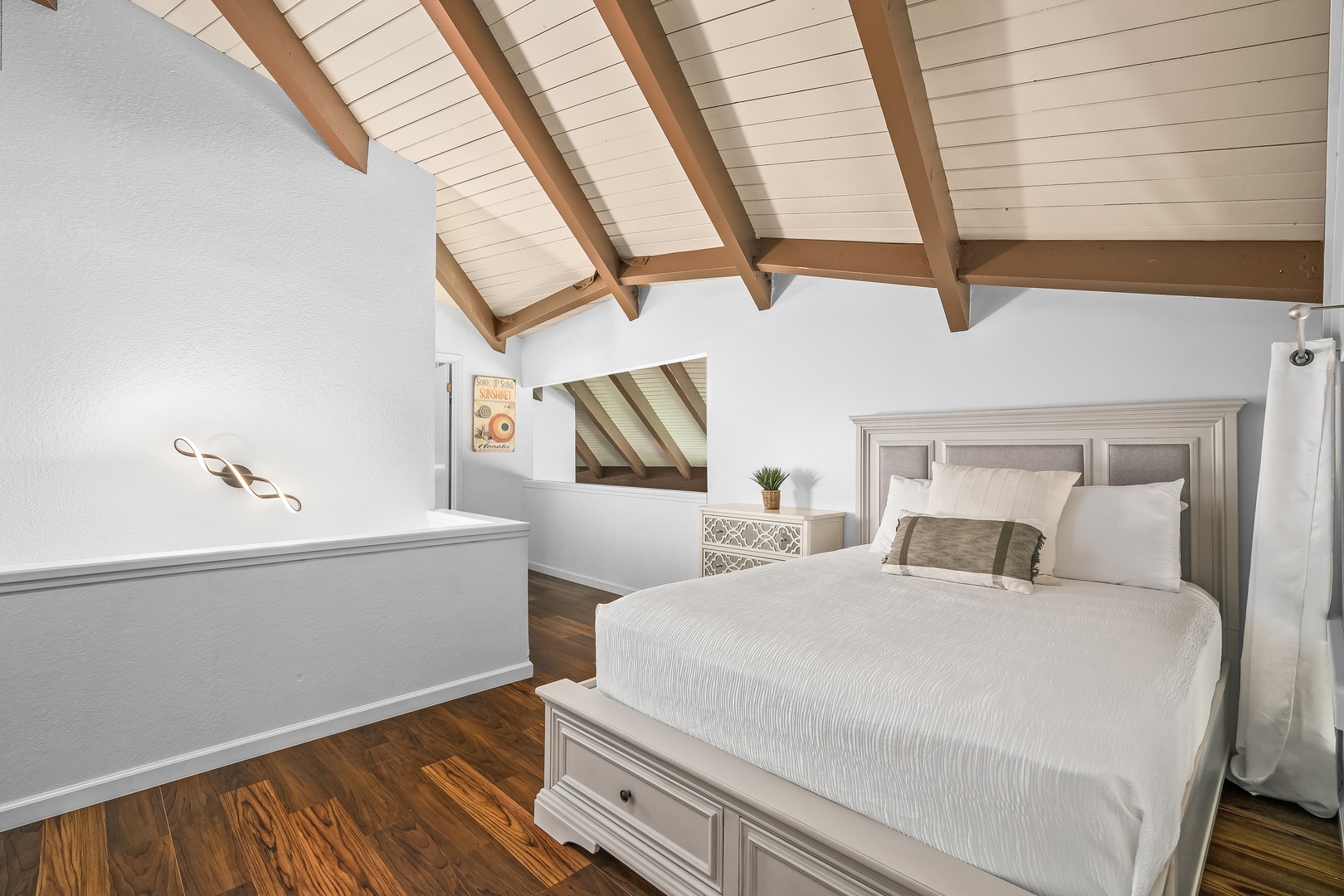 Princeville Vacation Rentals, Mauna Kai 7B - Wake up under a beamed ceiling in the loft that stays cool and bright.