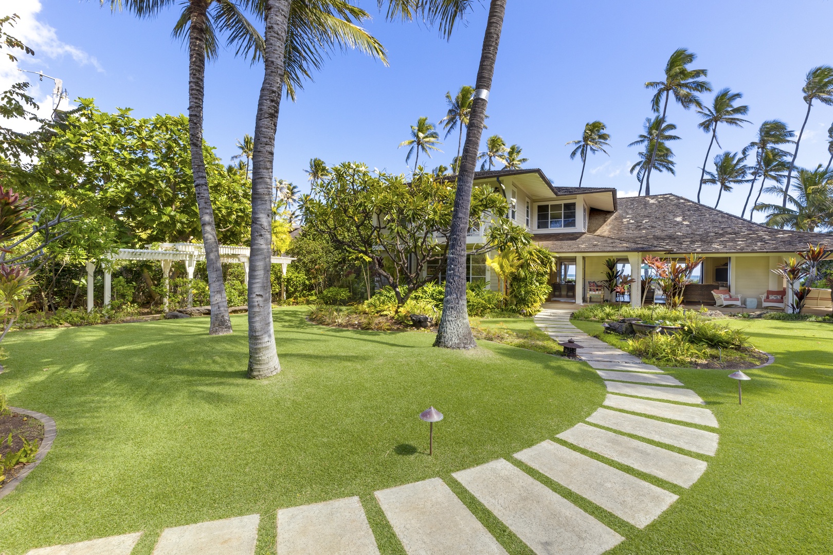 Honolulu Vacation Rentals, Kahala Beachside Estate - Entry walkway from carport to front door