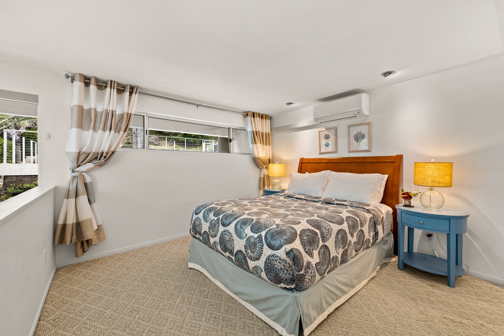 Honolulu Vacation Rentals, Villa Luana - Cottage loft bedroom, on the second level.