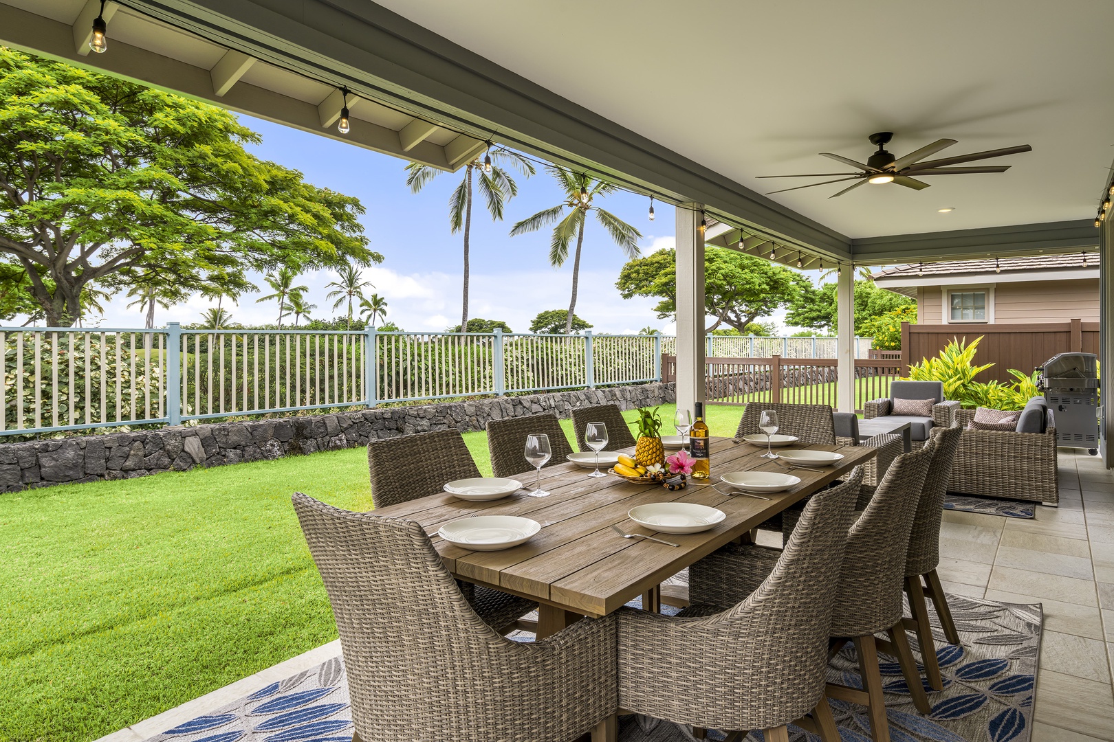 Kailua Kona Vacation Rentals, Holua Kai #9 - Tranquil outdoor dining with evening sunsets on the Horizon